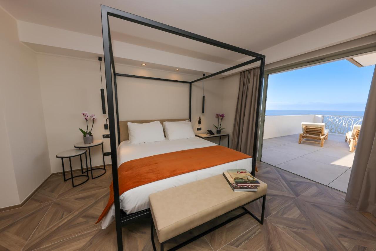 Deluxe Suite with Sea View and terrace,1469195711:JPEG