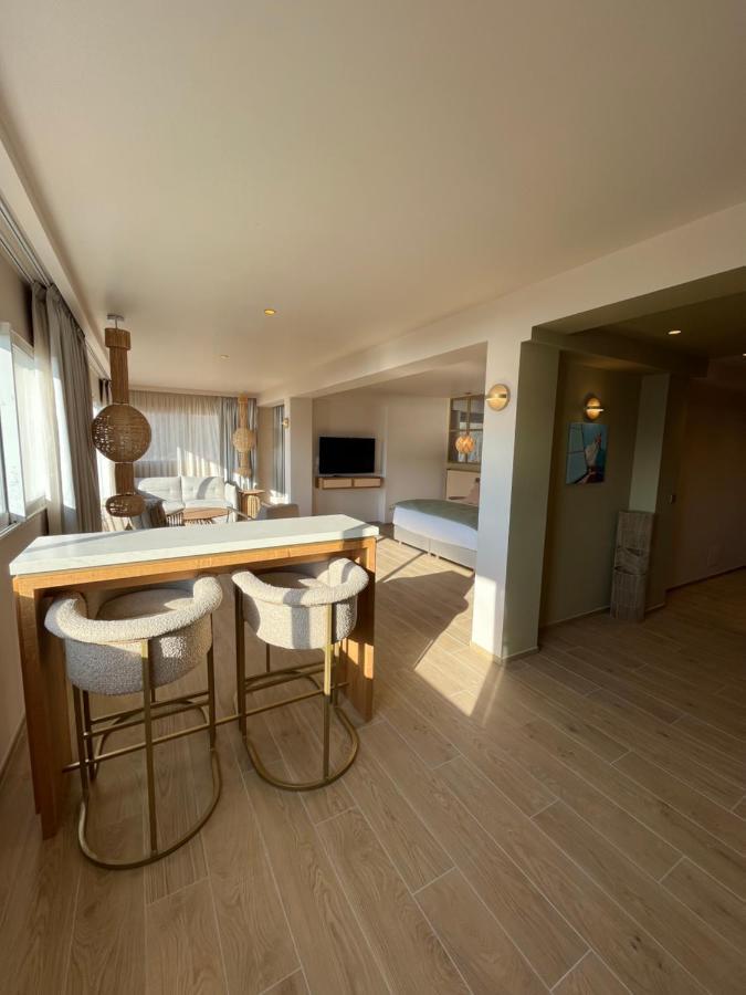 Deluxe Imperial Suite with Private Pool and Sea View,1470212297:JPEG