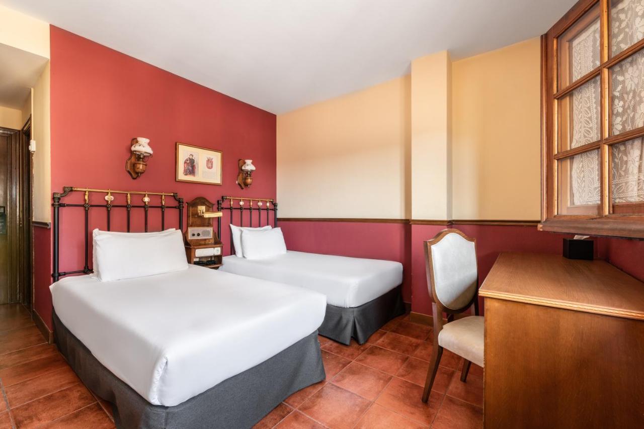 Twin Room Cathedral View
