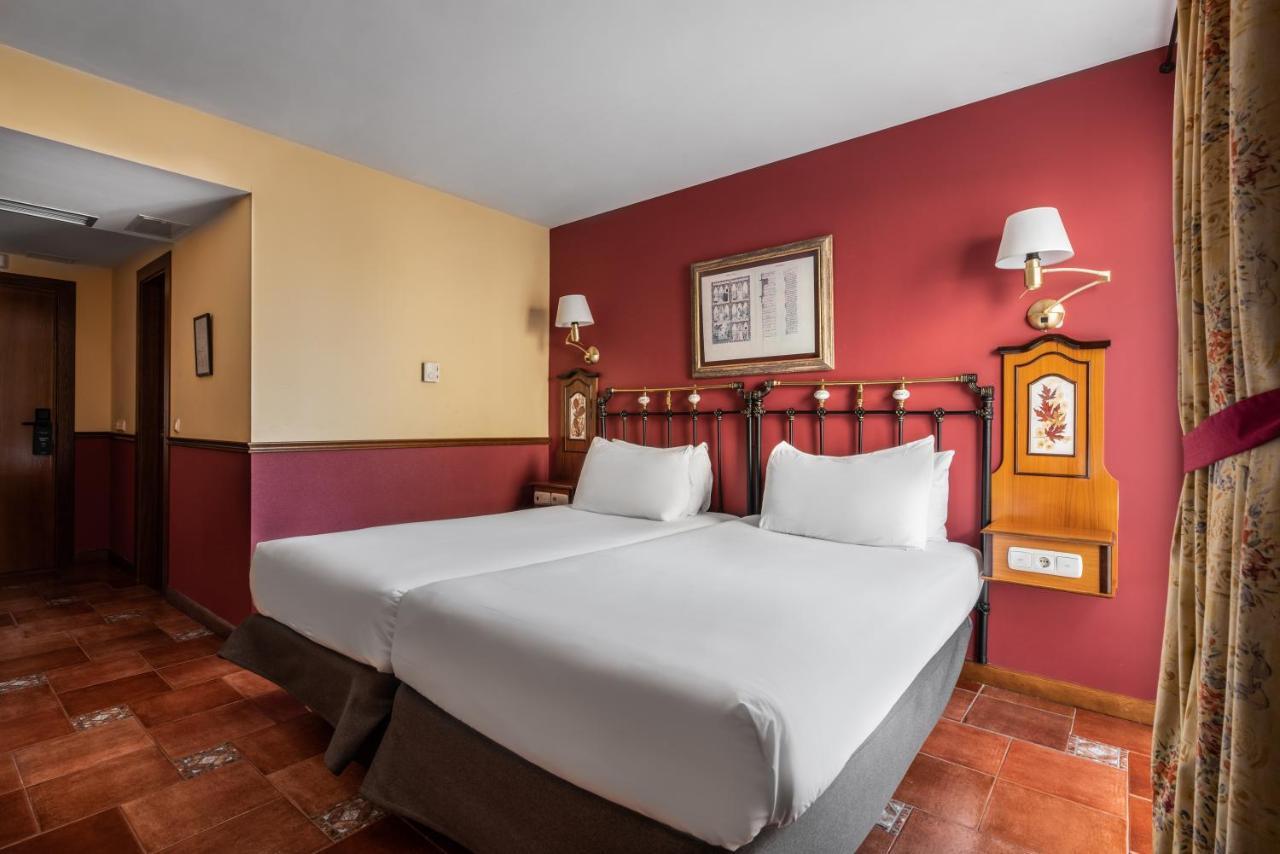 Twin Room Cathedral View