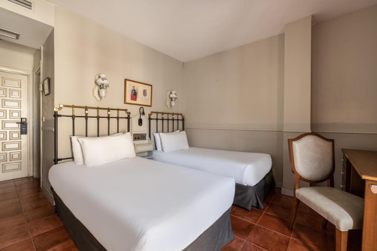 Twin Room Cathedral View