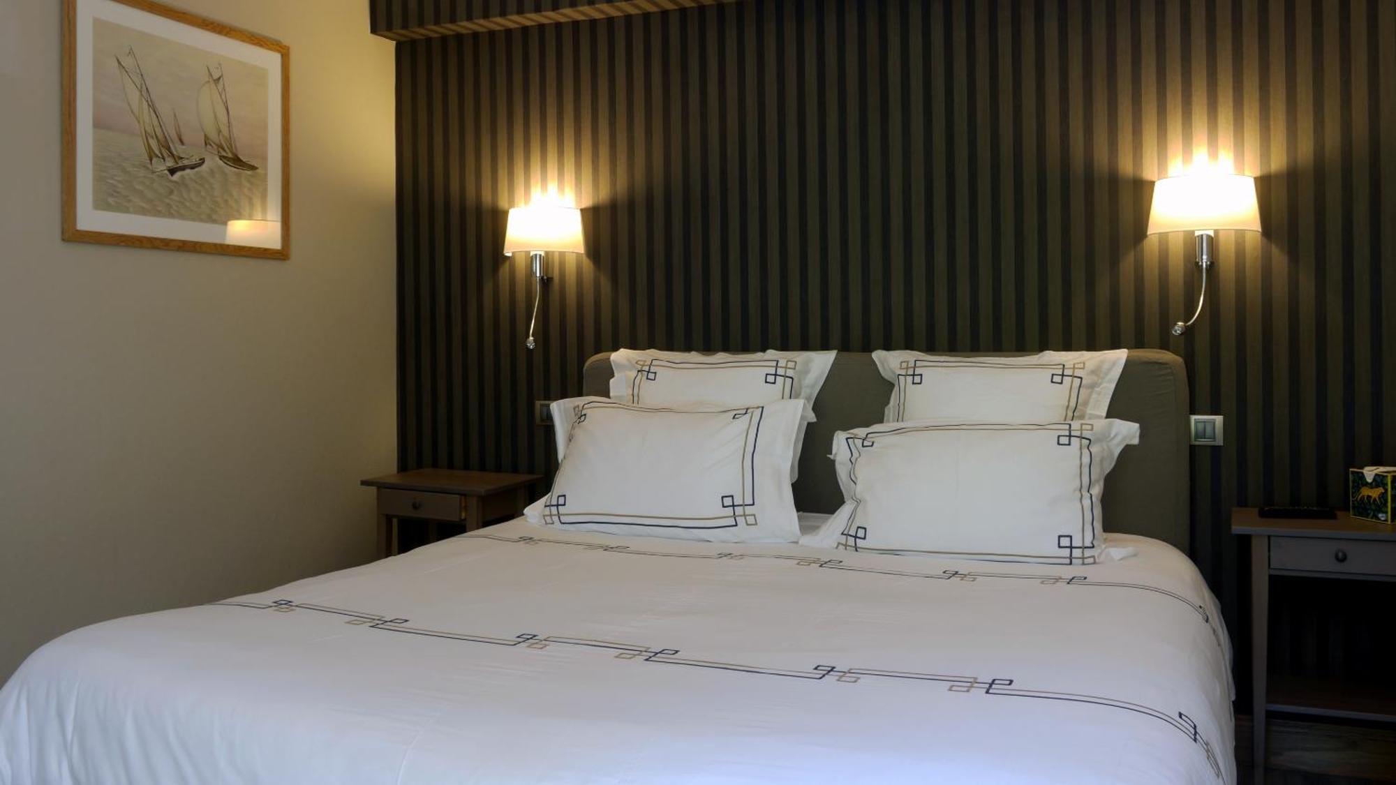 Deluxe Double Room,1588152678:JPEG