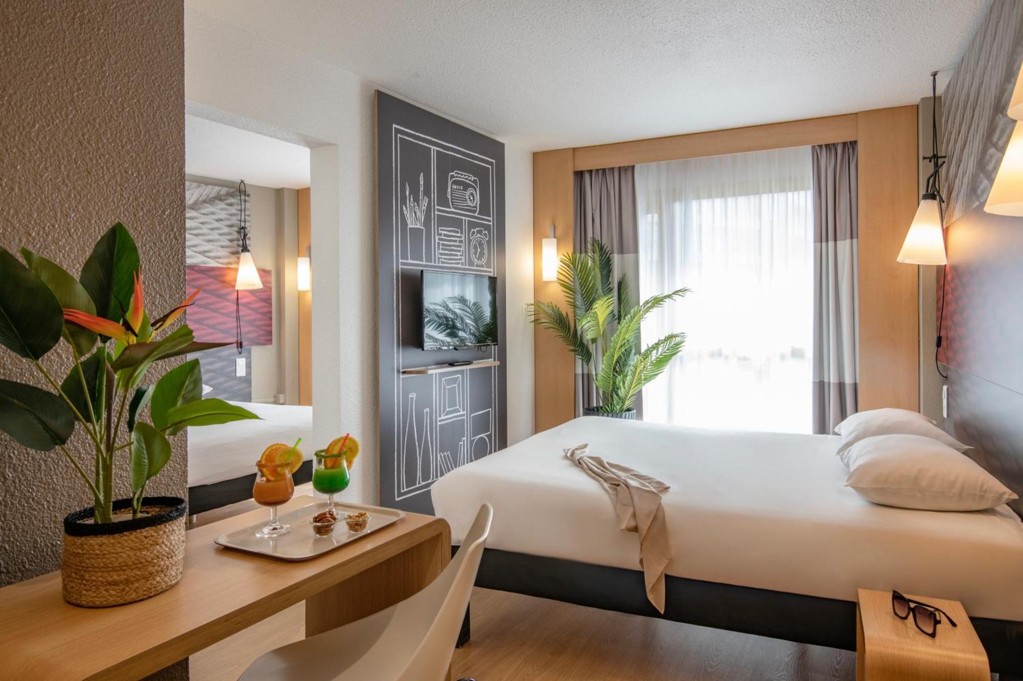Standard Double Room with Two Double Beds,1499813332:JPEG
