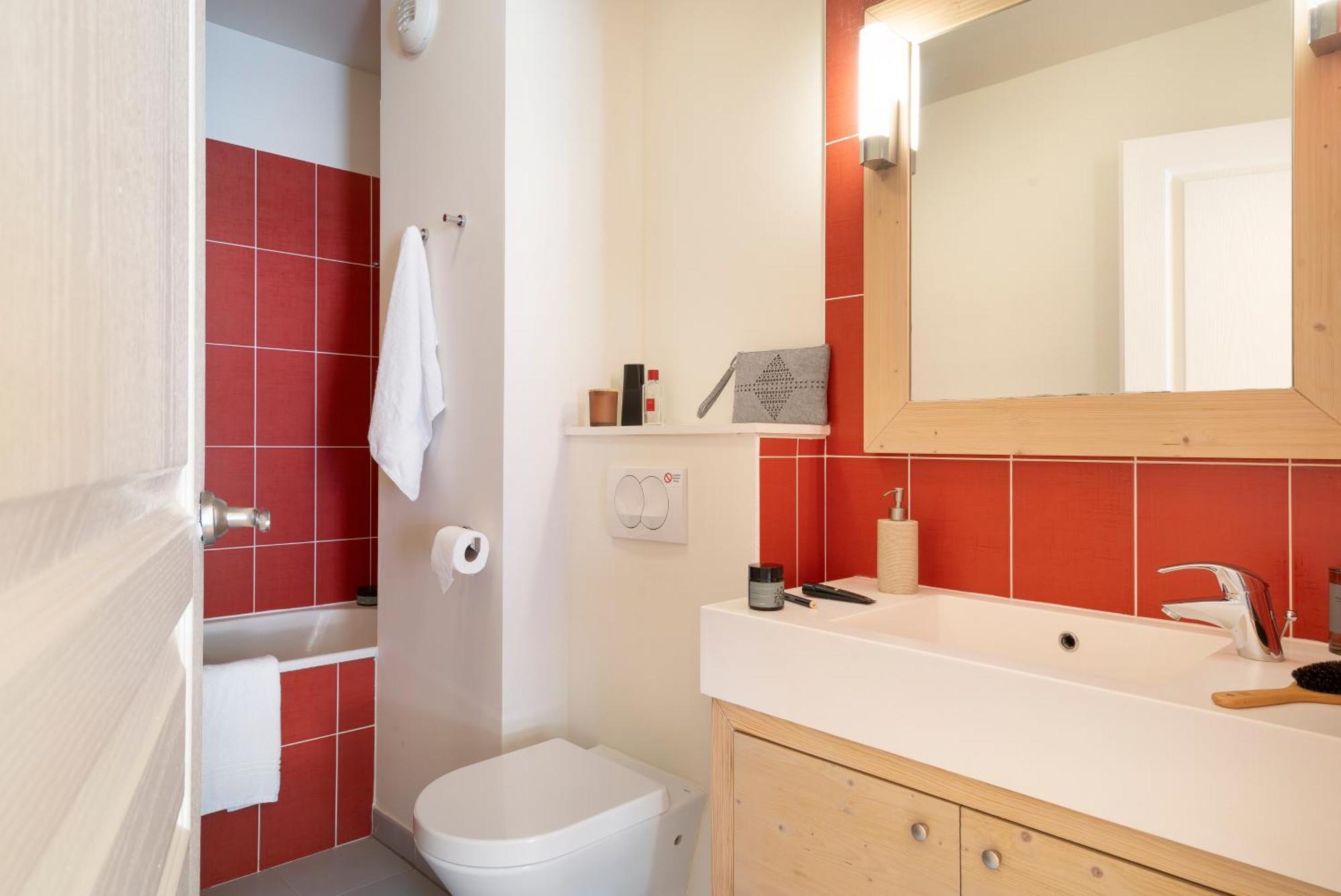 Superior Two-Bedroom Apartment with Air Conditioning and Balcony (6 People) - South Side,1500062494:JPEG