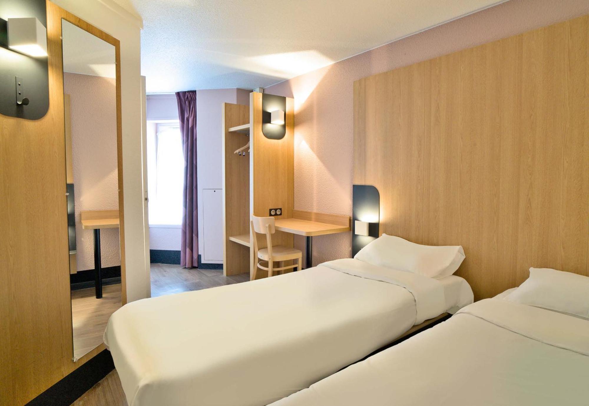 Twin Room,1517507374:JPEG