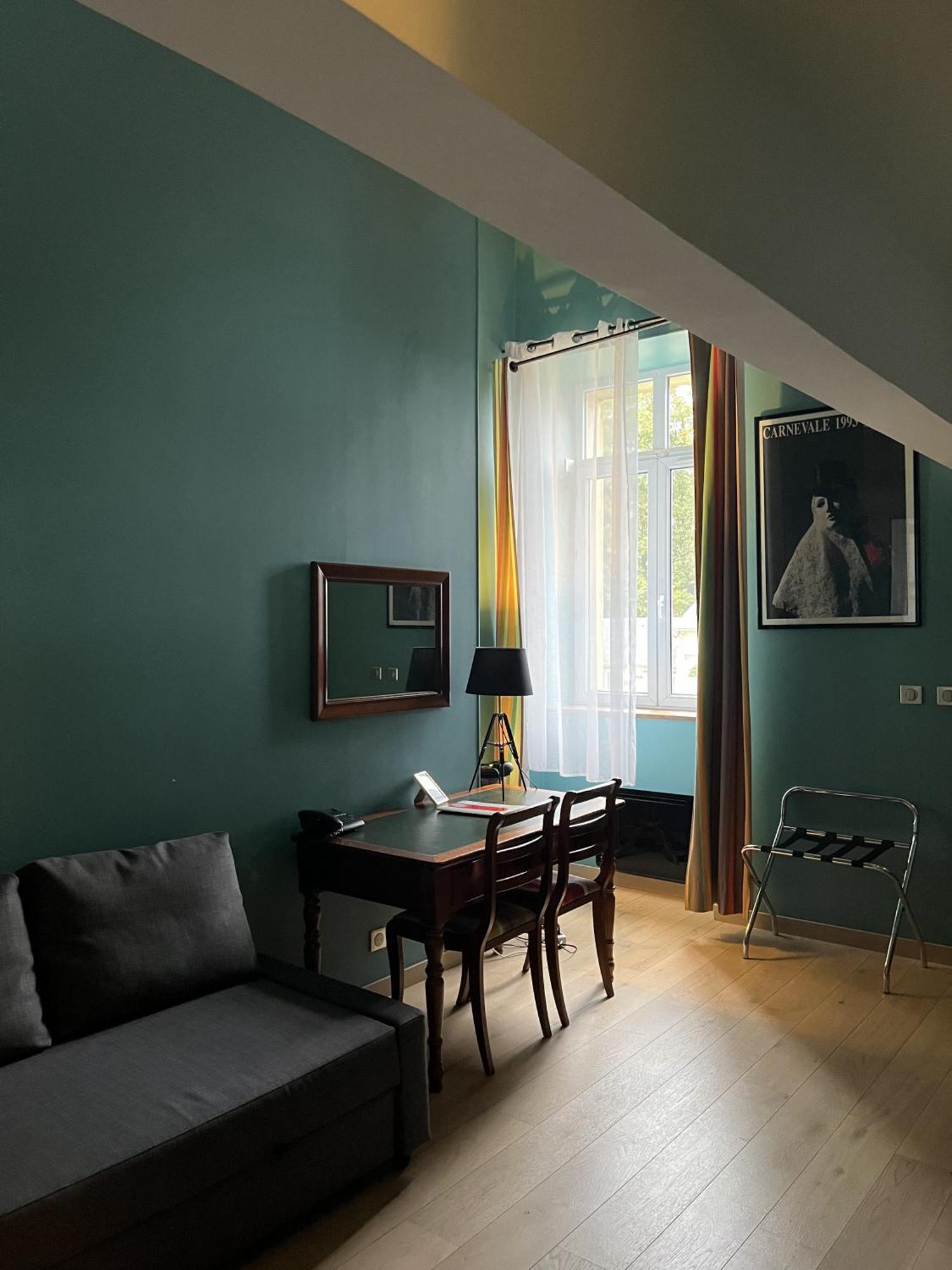 Family Room,1500071884:JPEG
