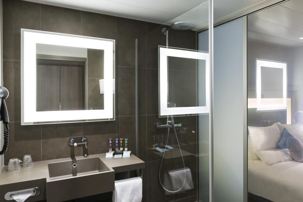 Executive Queen Room With Sofa Bed,150541174:JPEG