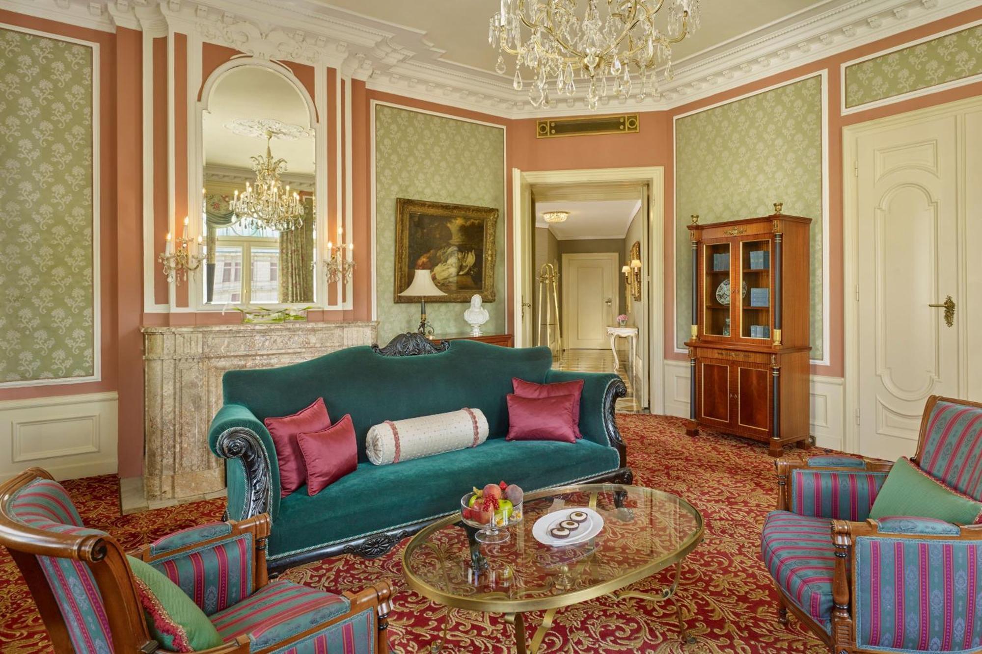 One-Bedroom Opera King Suite,1516450804:JPEG