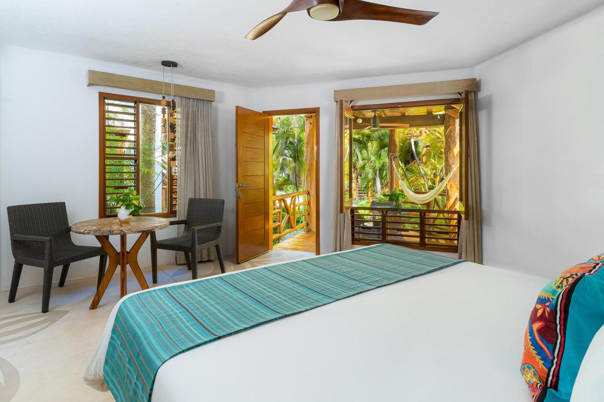 Garden View King Bed