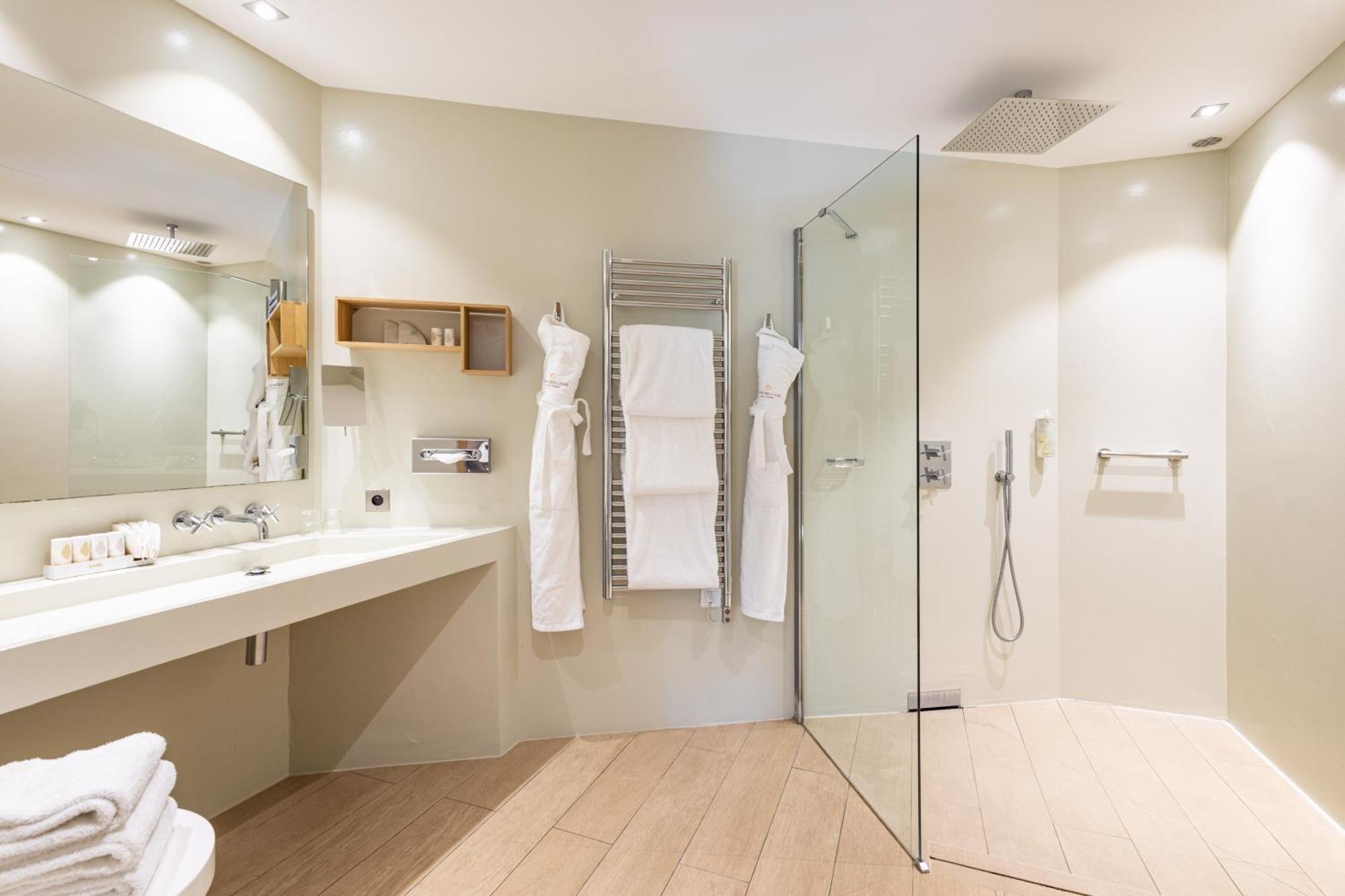 Chambre Triple de Luxe au Rez-de-Chaussée - Vue sur Jardin
