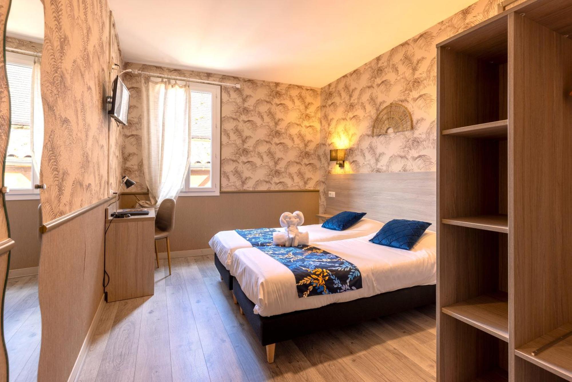 Twin Room,1532179447:JPEG