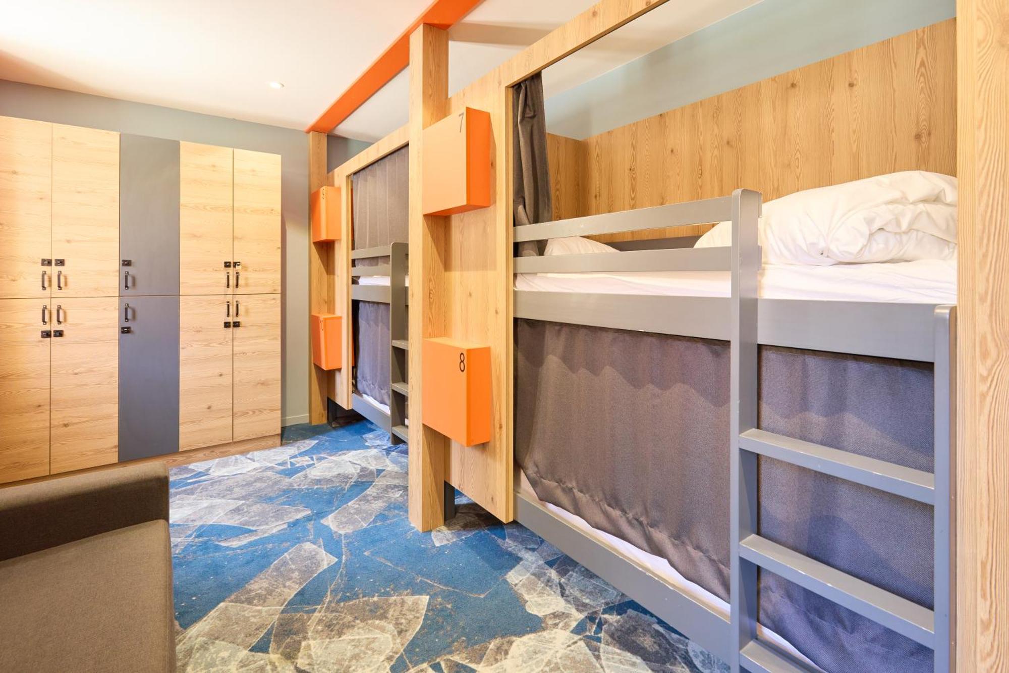 Single Bed 10-Bed Dormitory Room