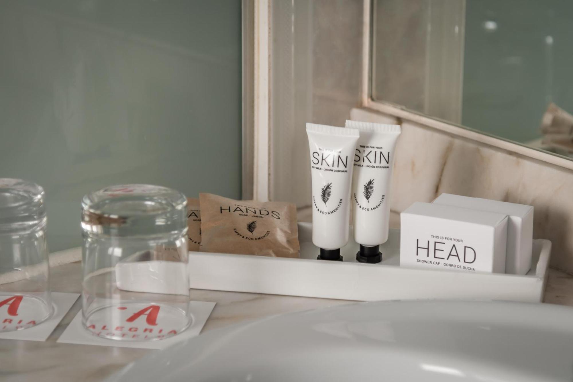 Double or Twin Room,1541807086:JPEG