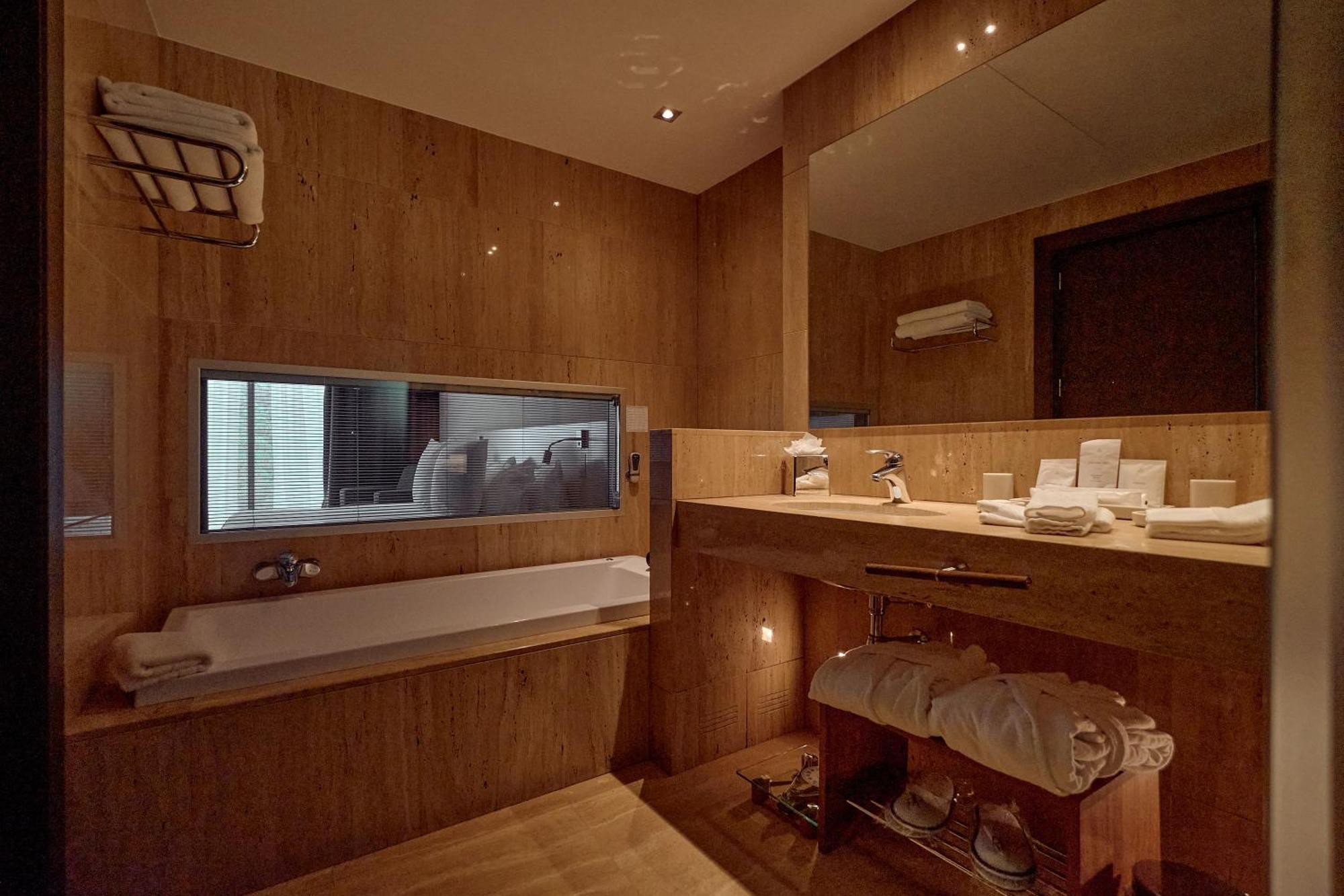 Suite Park (2 Adultes + 1 Enfant)