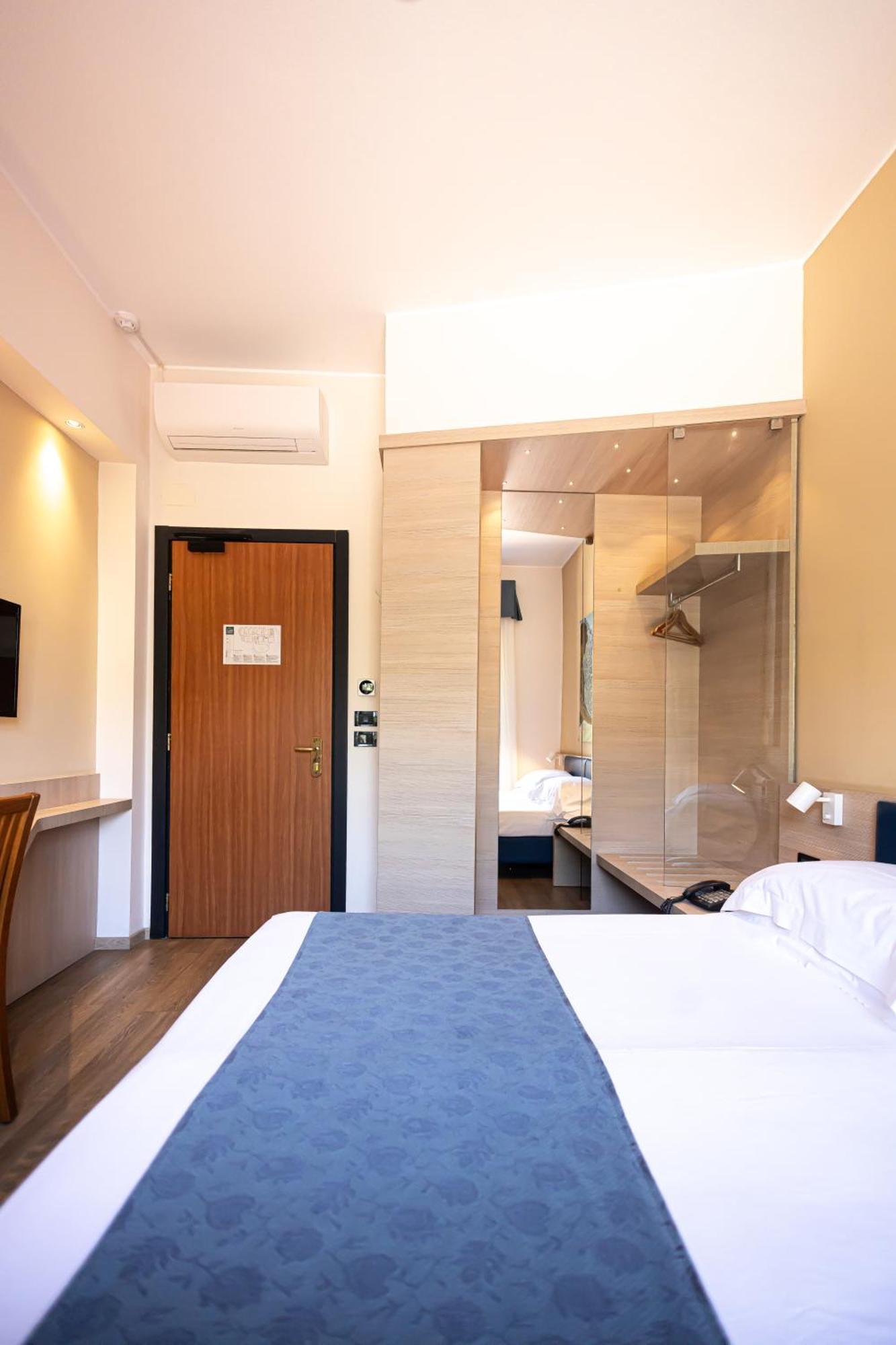 Standard Double or Twin Room Balcony