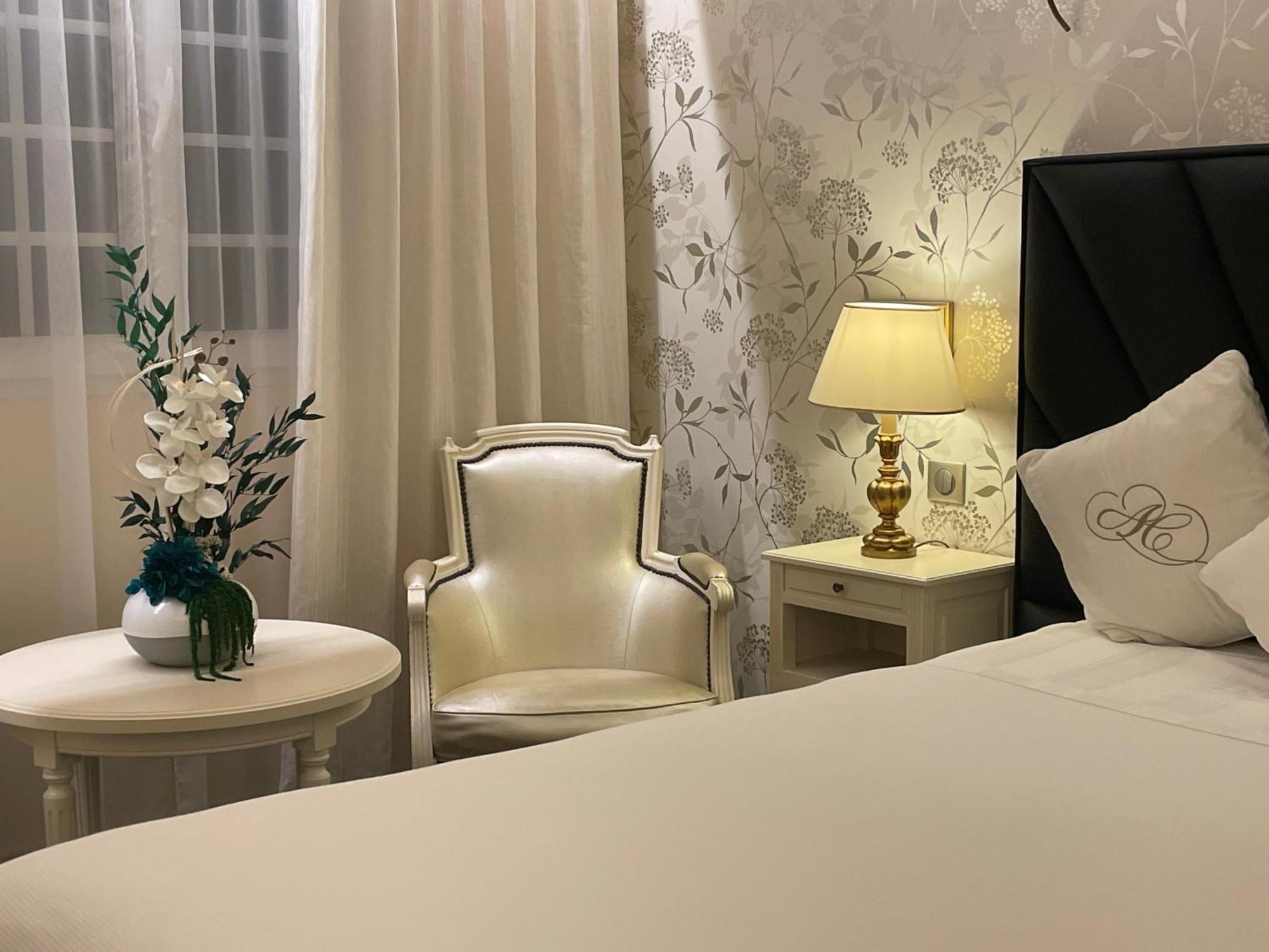 Double Room  with park and Terrace,1543846960:JPEG