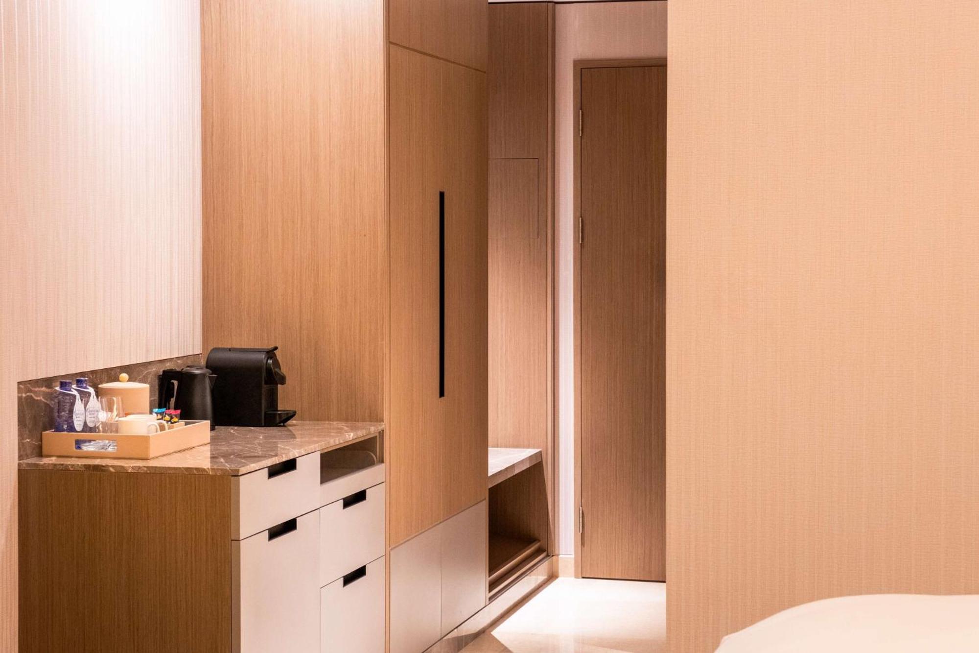 Suite Lit King-Size 2 Chambres Business - Vue sur Rivière