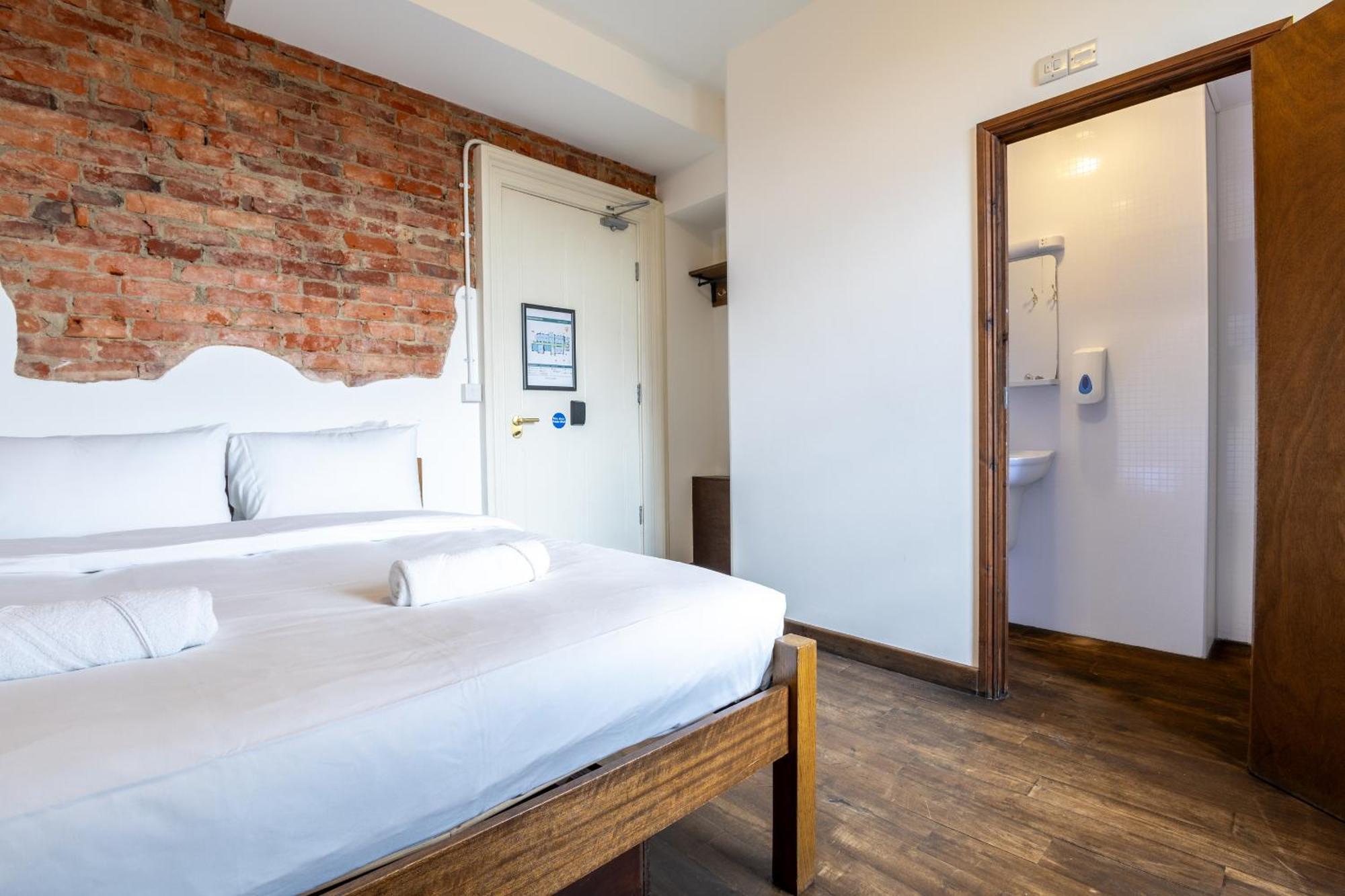 Private Double Room with Private Bathroom,1547927047:JPEG