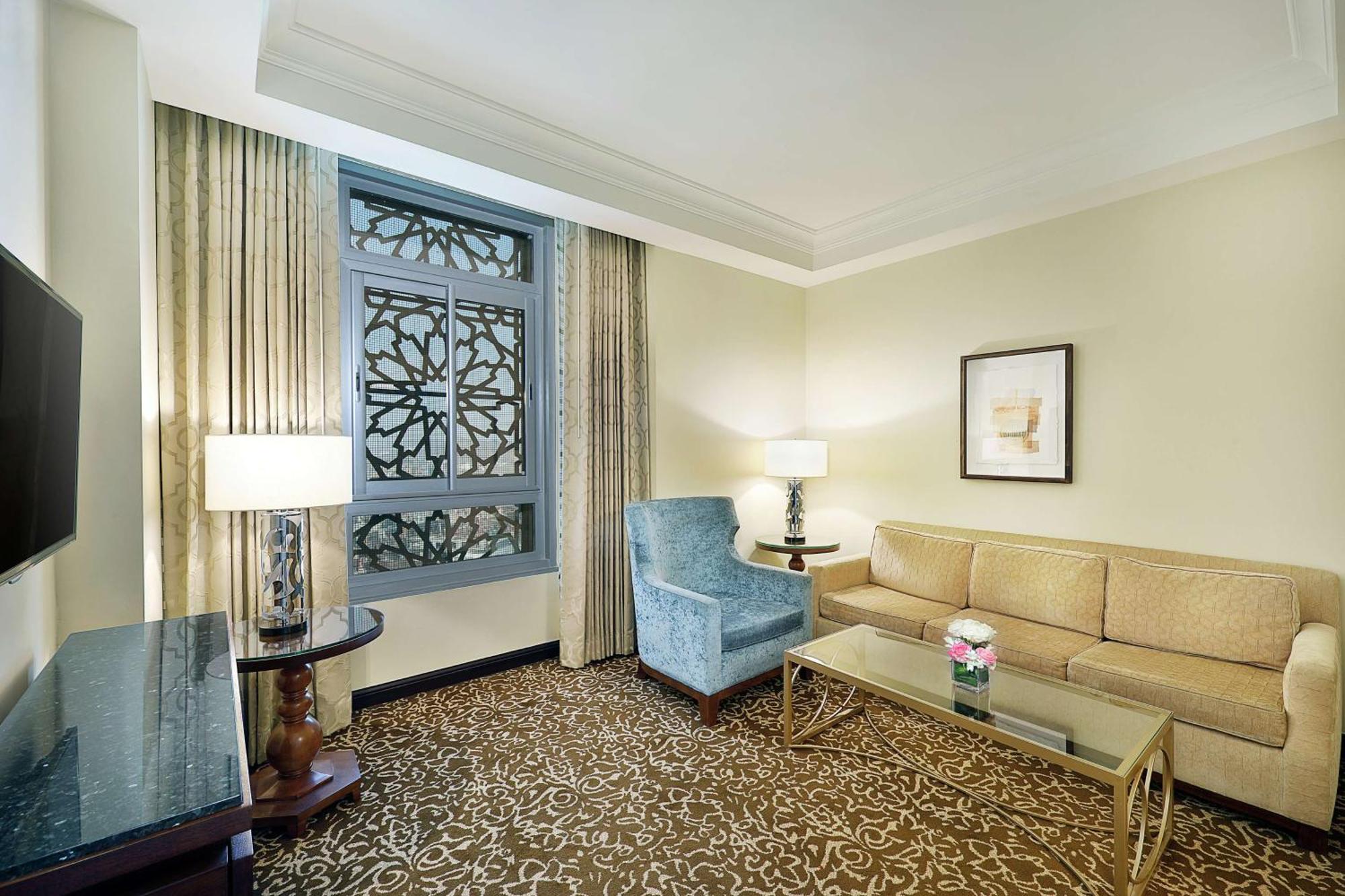 One-Bedroom King Suite with City View,1548847321:JPEG