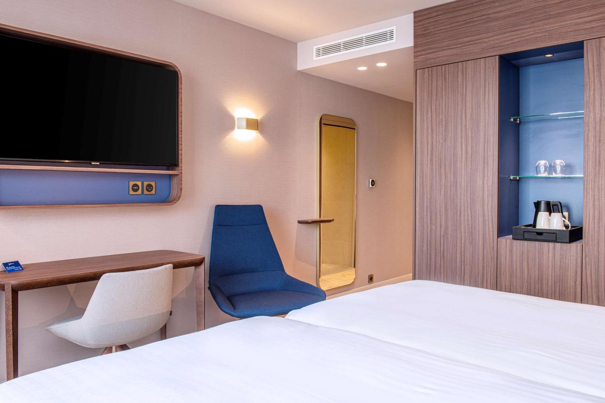 Superior Room,1551590413:JPEG