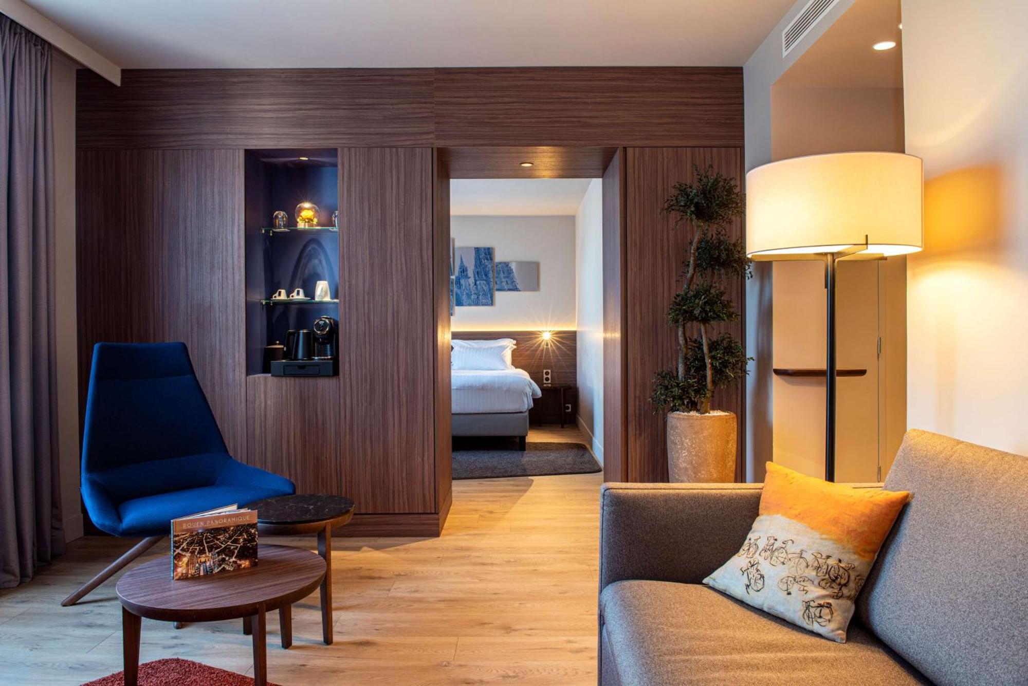 Family Room,1551590398:JPEG