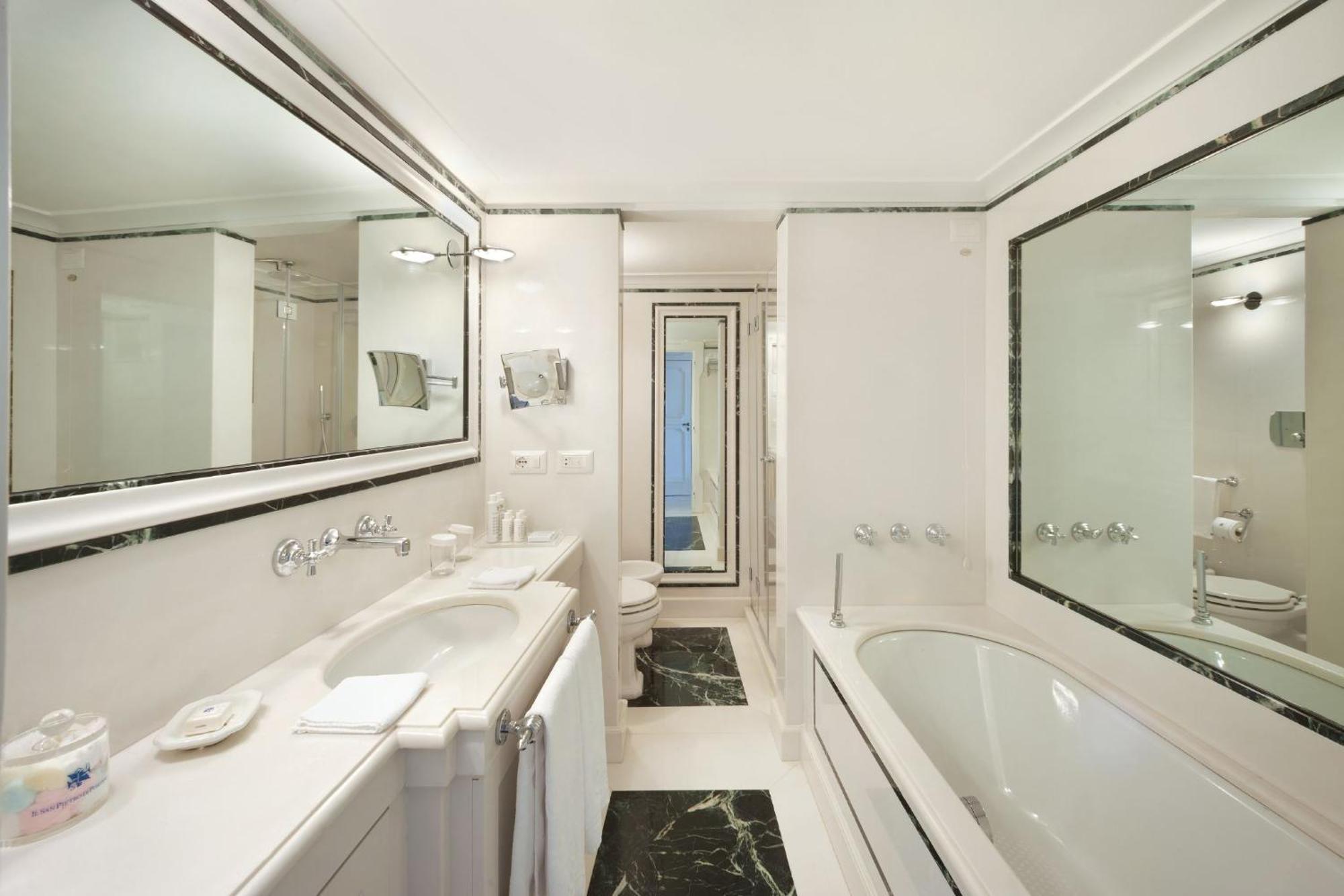 Deluxe Superior Double Room with Sea View,1554094591:JPEG