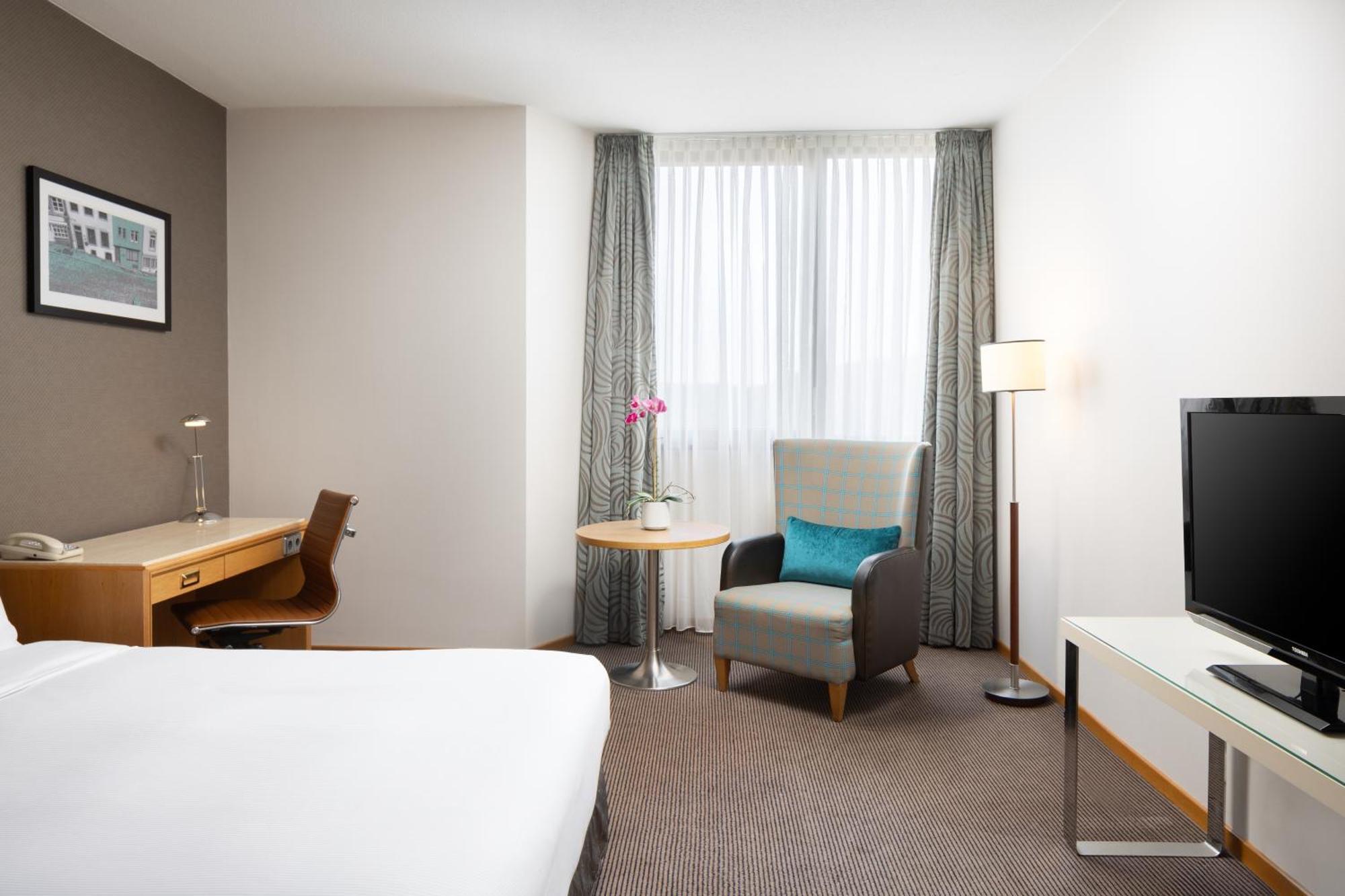 Queen Room,1559624116:JPEG