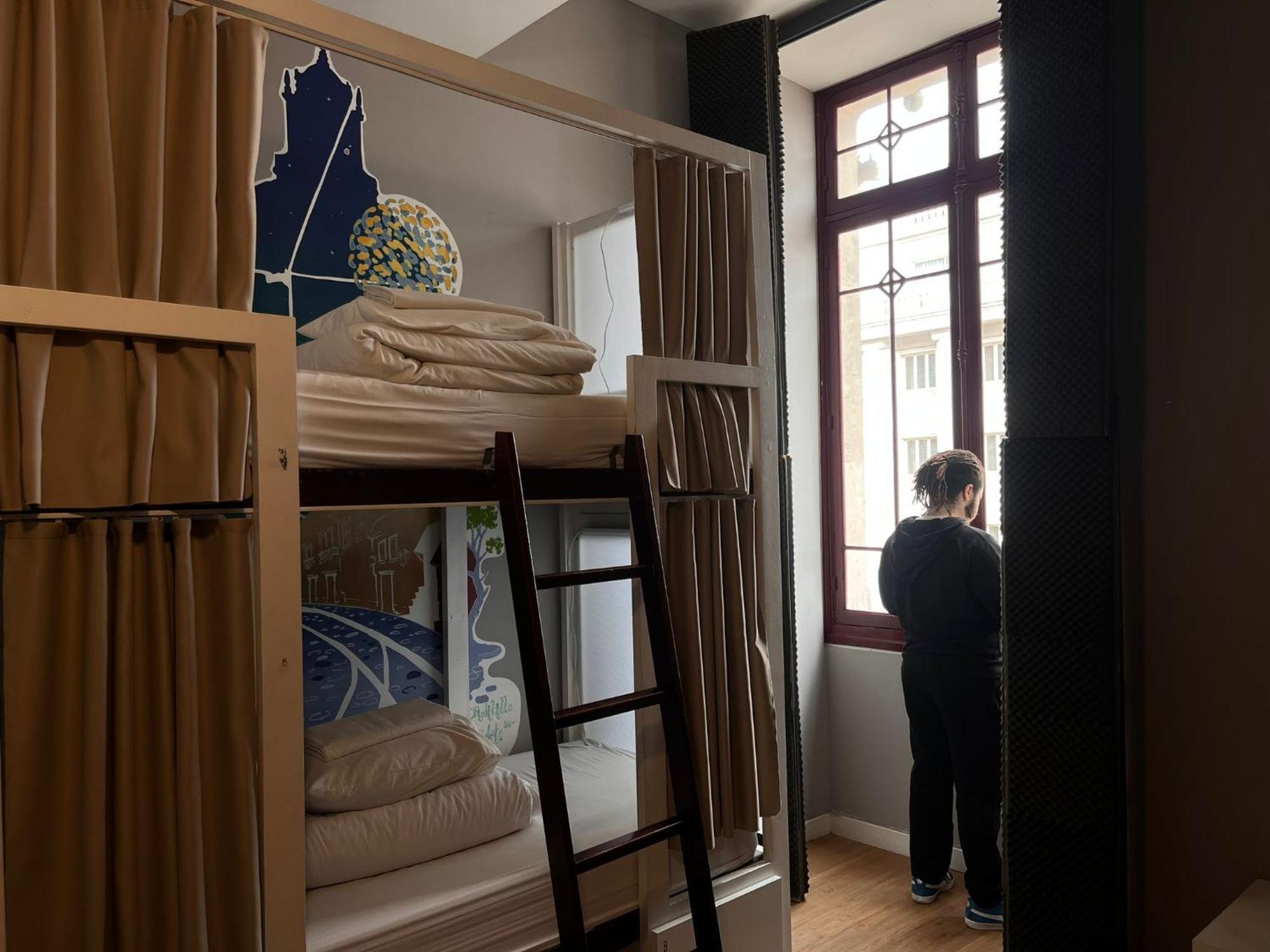Bed 8-Bed Mixed Dormitory Room