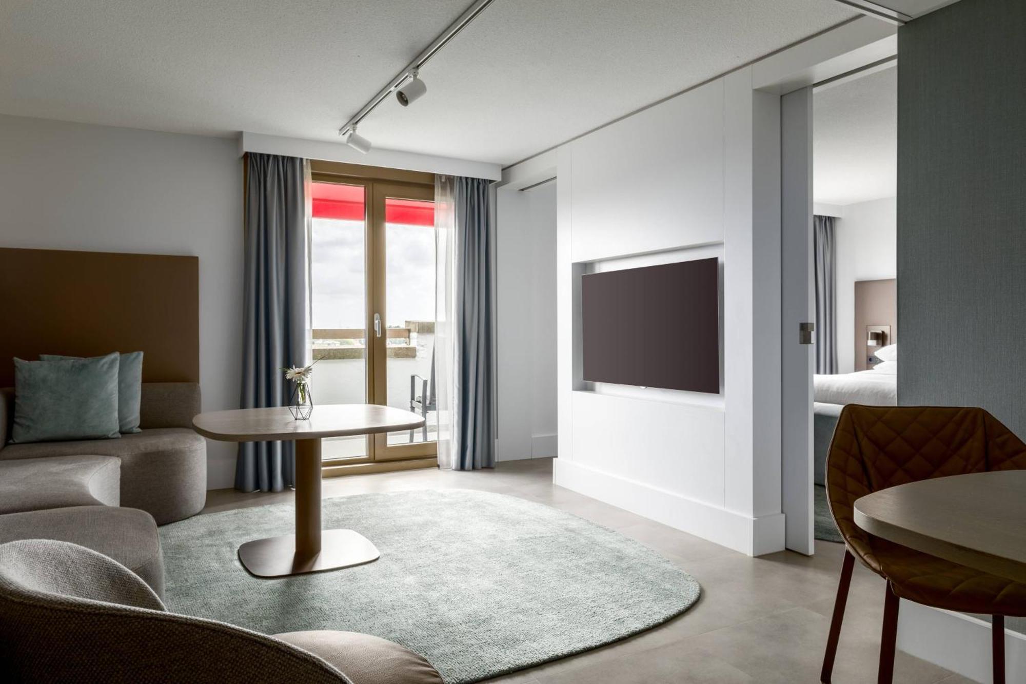 Suite avec Balcon et Accès au Salon Club M