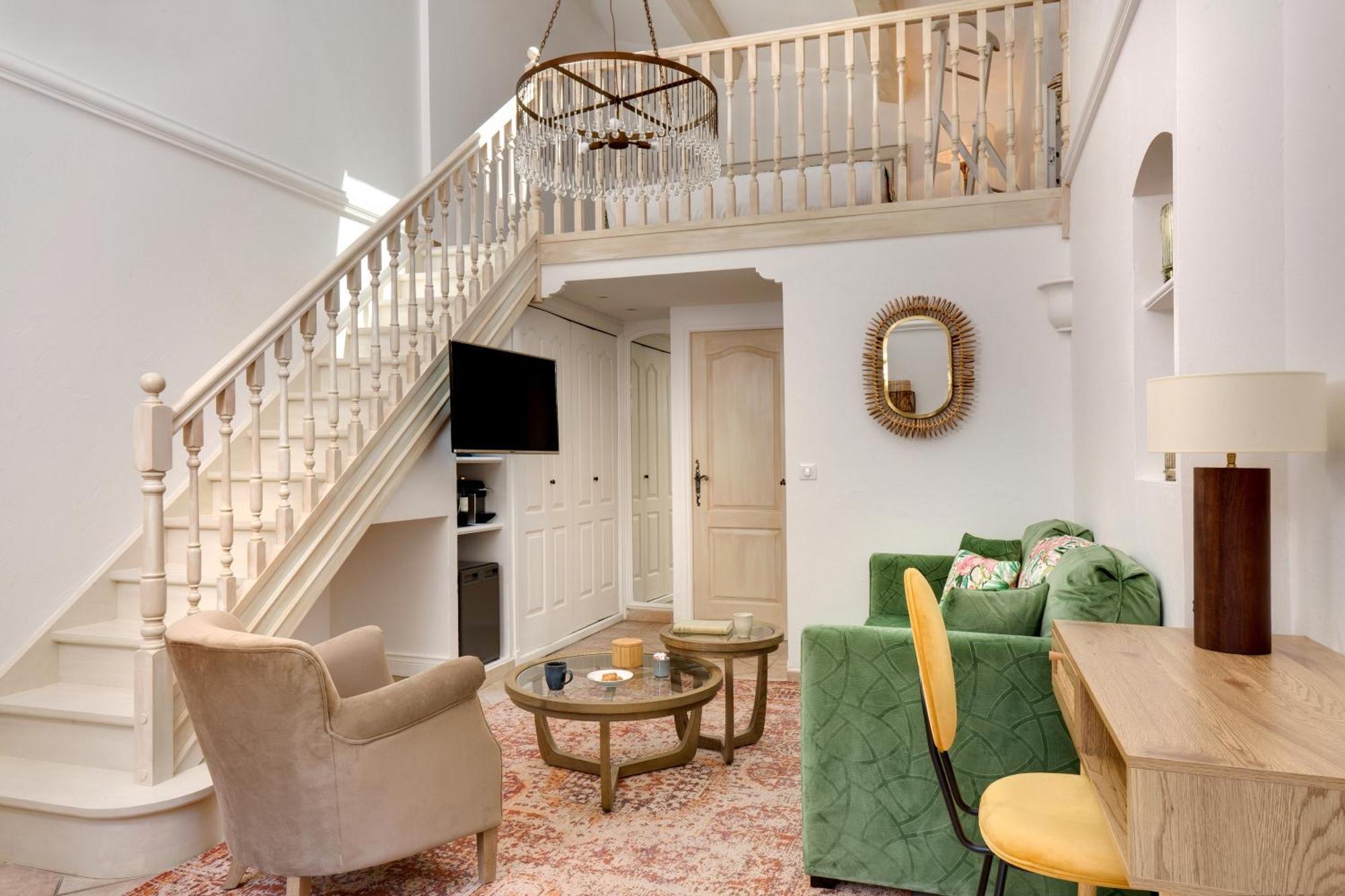 Superior Duplex Room,1566921047:JPEG