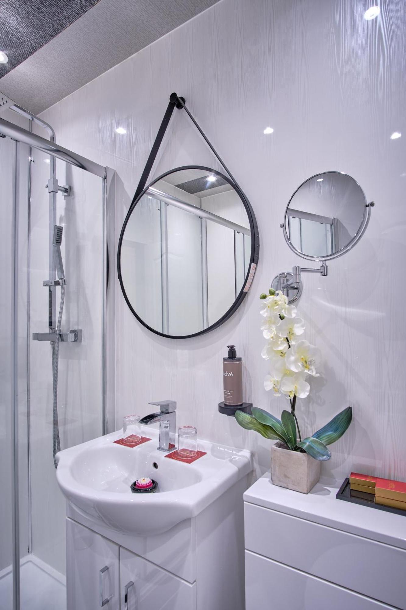 Petite Cozy Twin Room,1566917210:JPEG