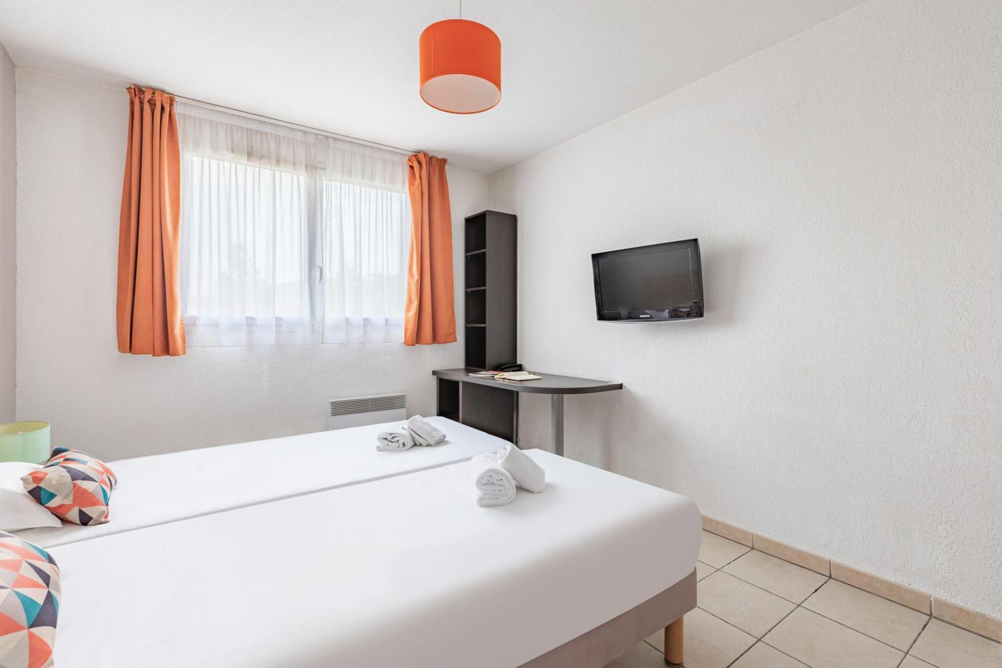 Twin Studio,1571285324:JPEG