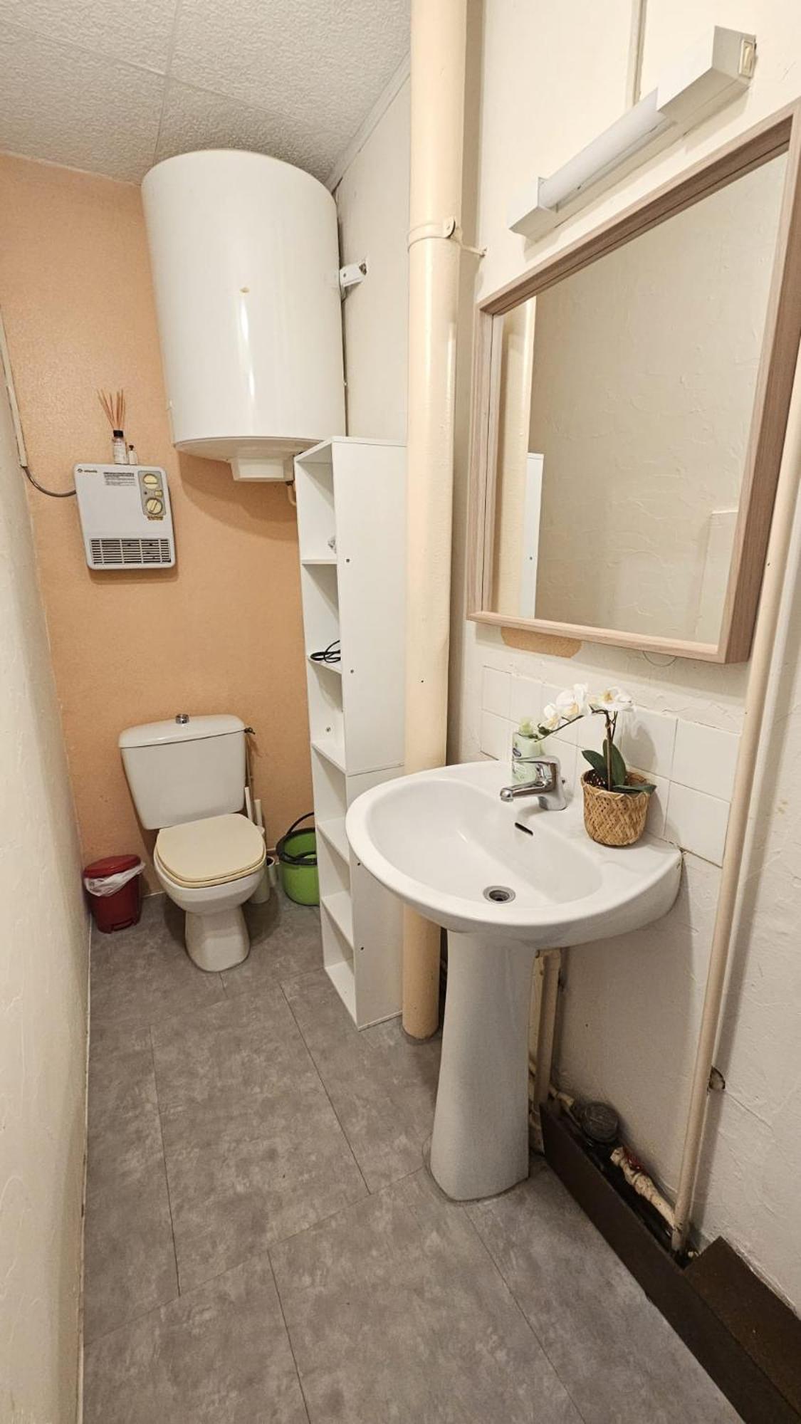 One-Bedroom Apartment,1571596112:JPEG