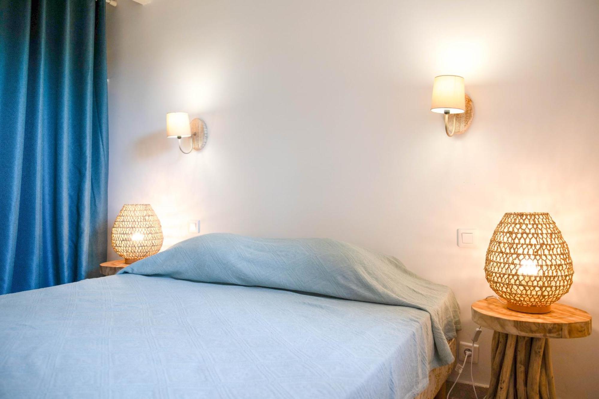 One-Bedroom Apartment Sea View