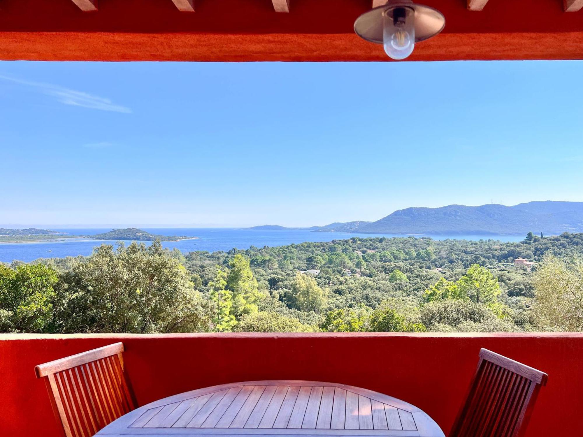 One-Bedroom Apartment Sea View