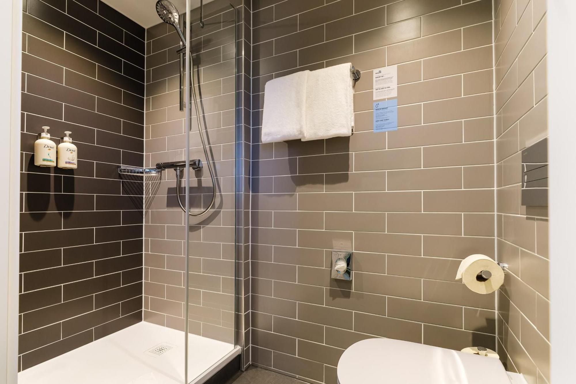 Chambre Lit Queen-Size Standard - Petit-Déjeuner Gratuit