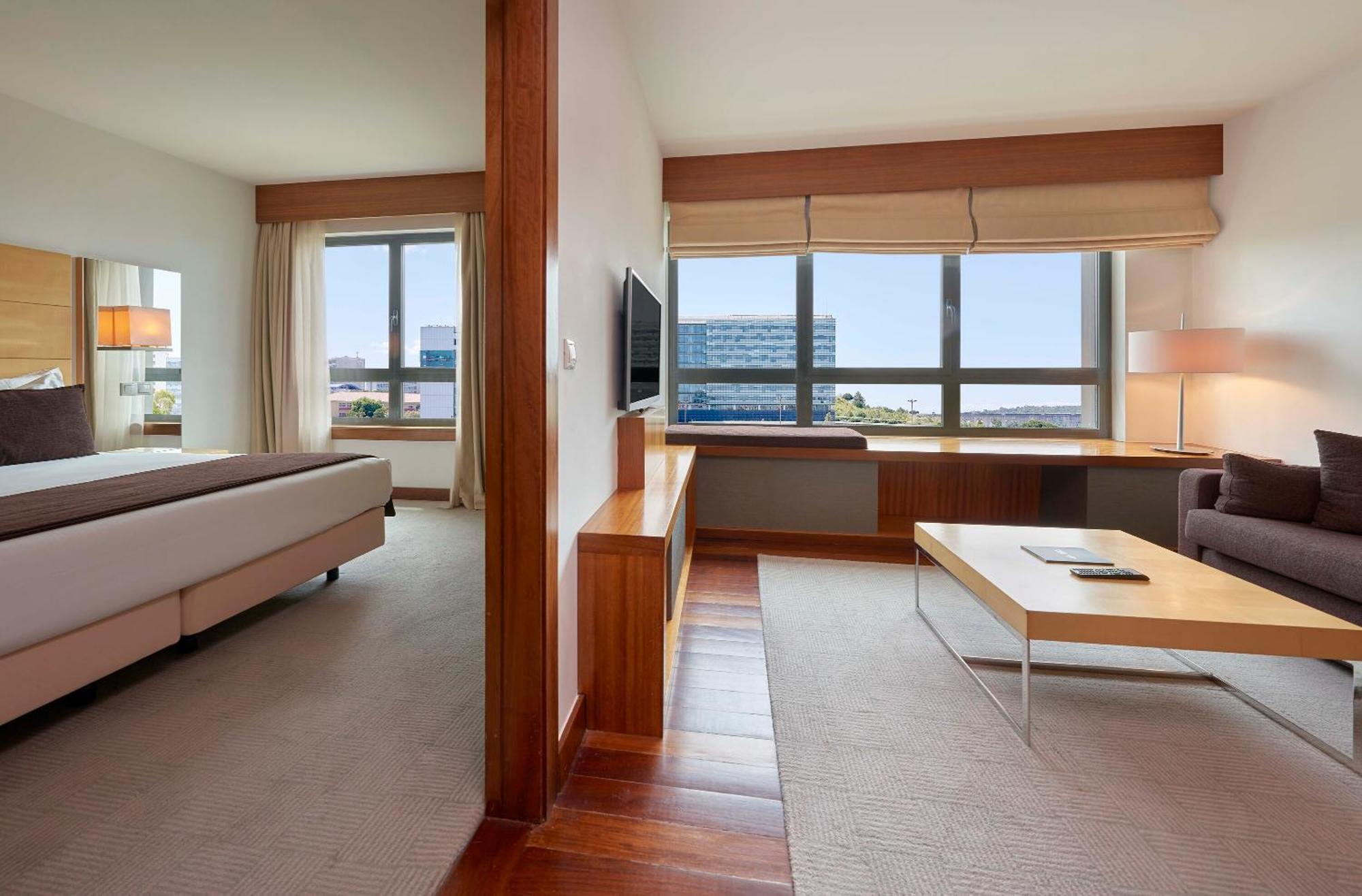 Deluxe Suite City View