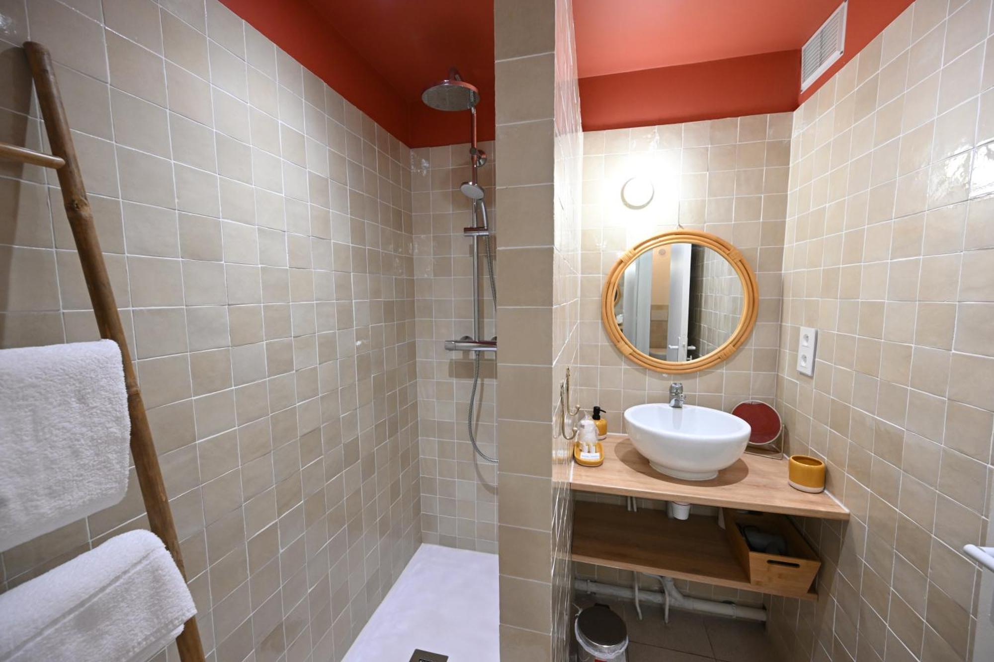 Double room with panoramic sea view terrace 3rd floor (King-size bed or Twins)
