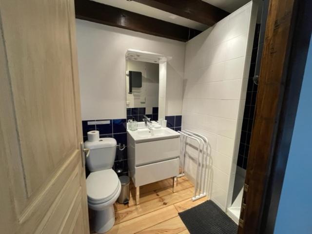 Chambre Double ou Lits Jumeaux avec Salle de Bains Privative