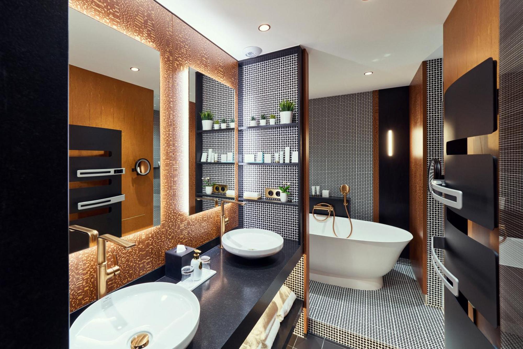 Suite,1589558992:JPEG