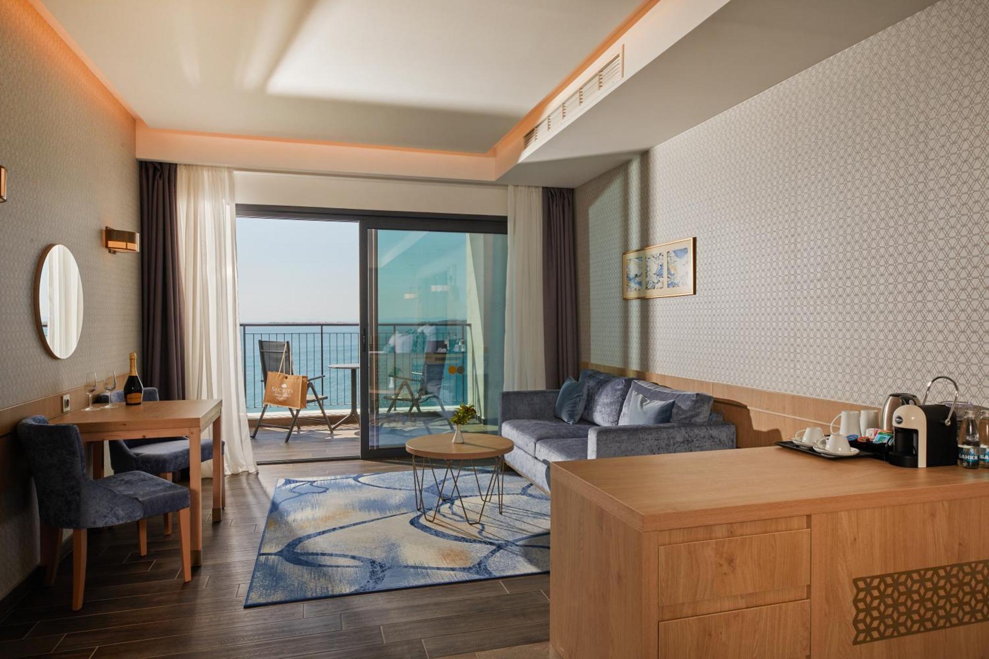 Preferred Club Junior Suite Frontal Sea View