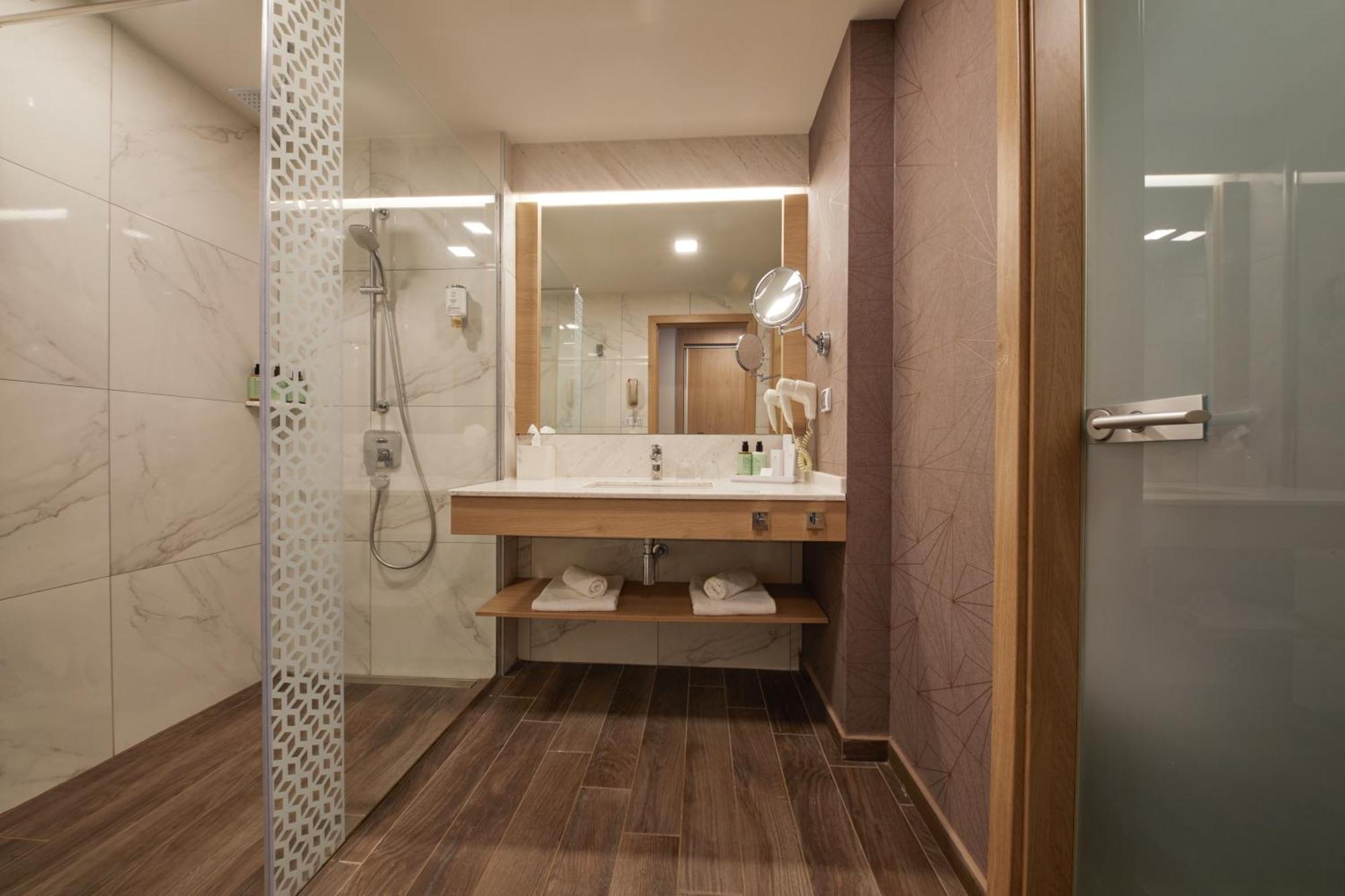 Preferred Club Junior Suite Frontal Sea View