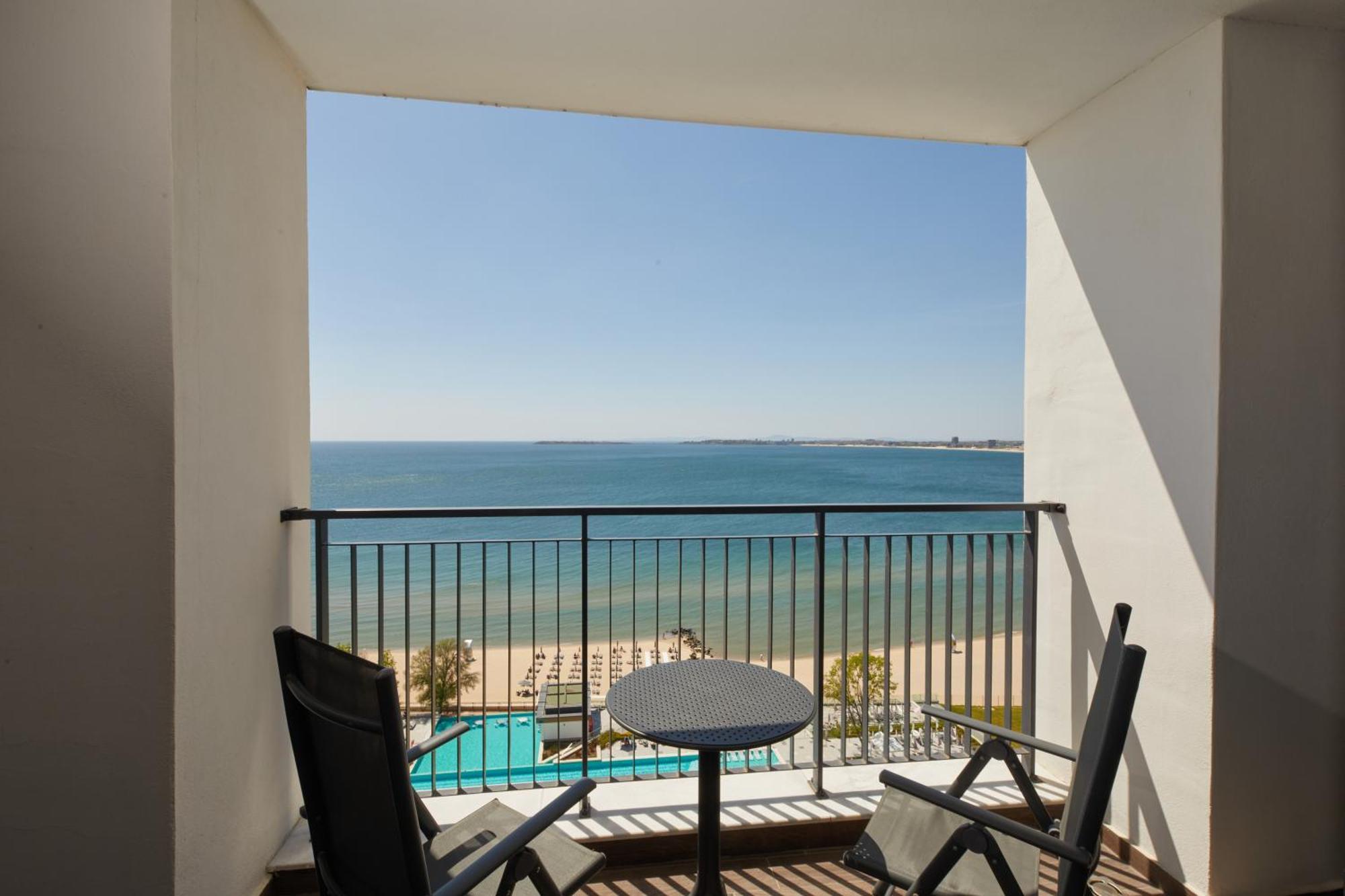 Preferred Club Junior Suite Deluxe Frontal Sea View
