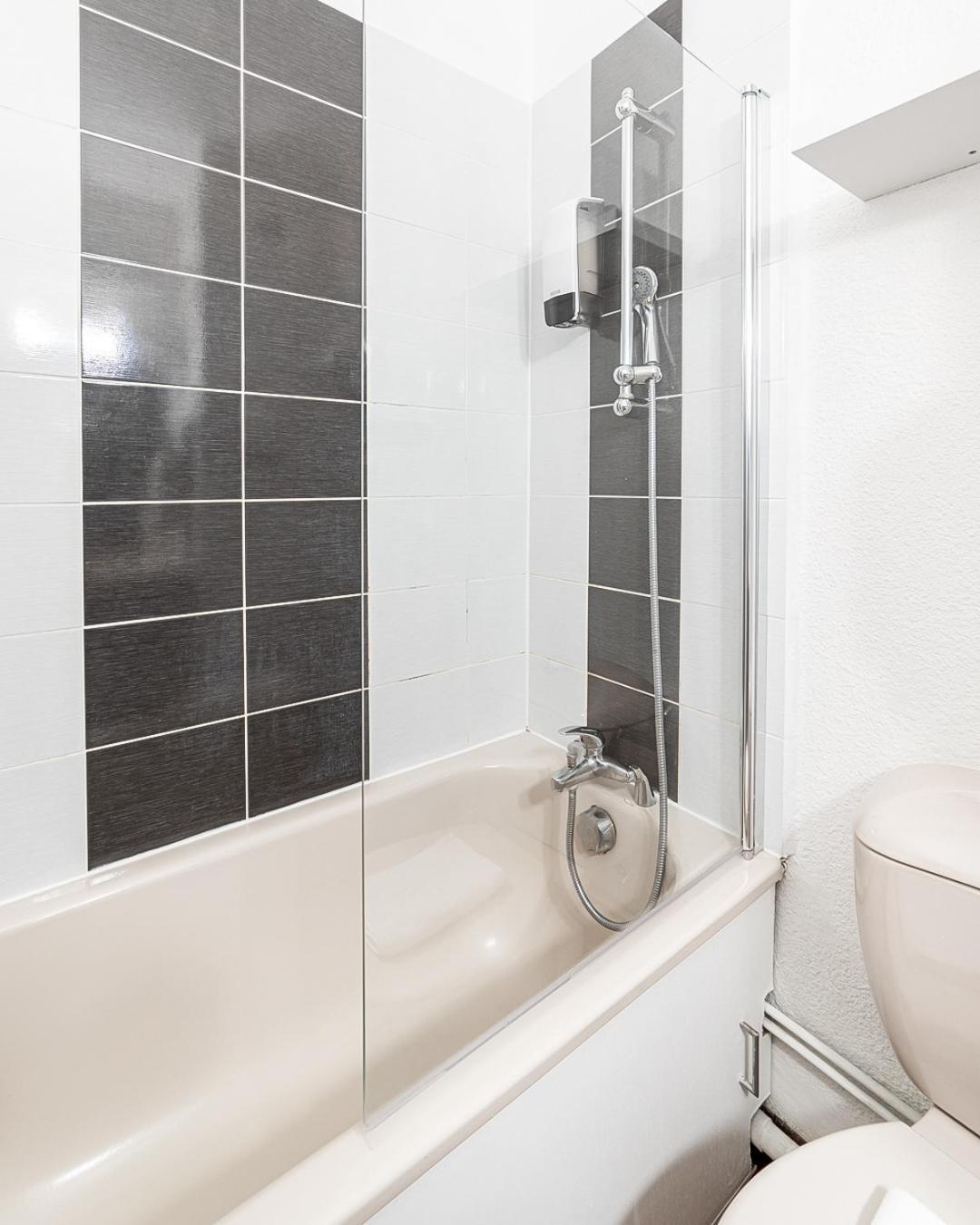 Double Room,1592055991:JPEG