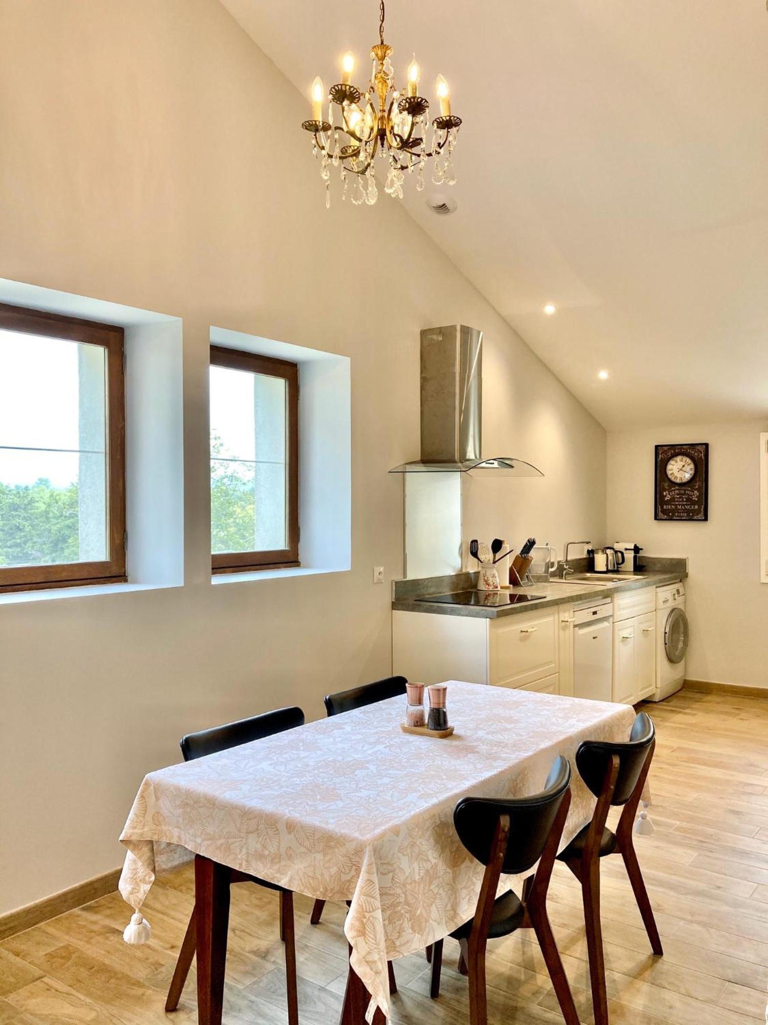 Deluxe Apartment