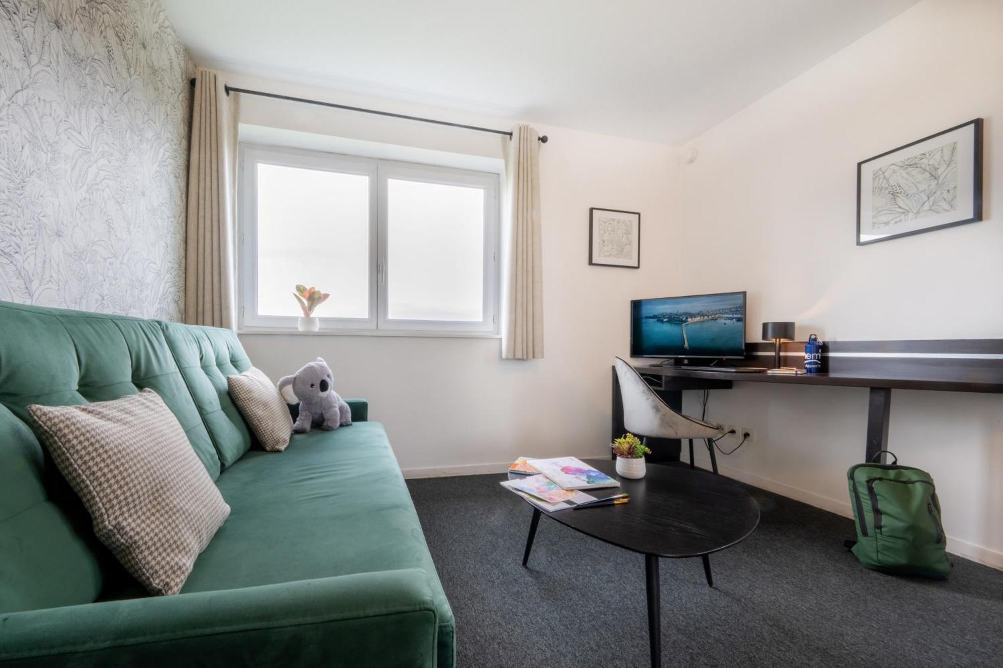 One-Bedroom Apartment