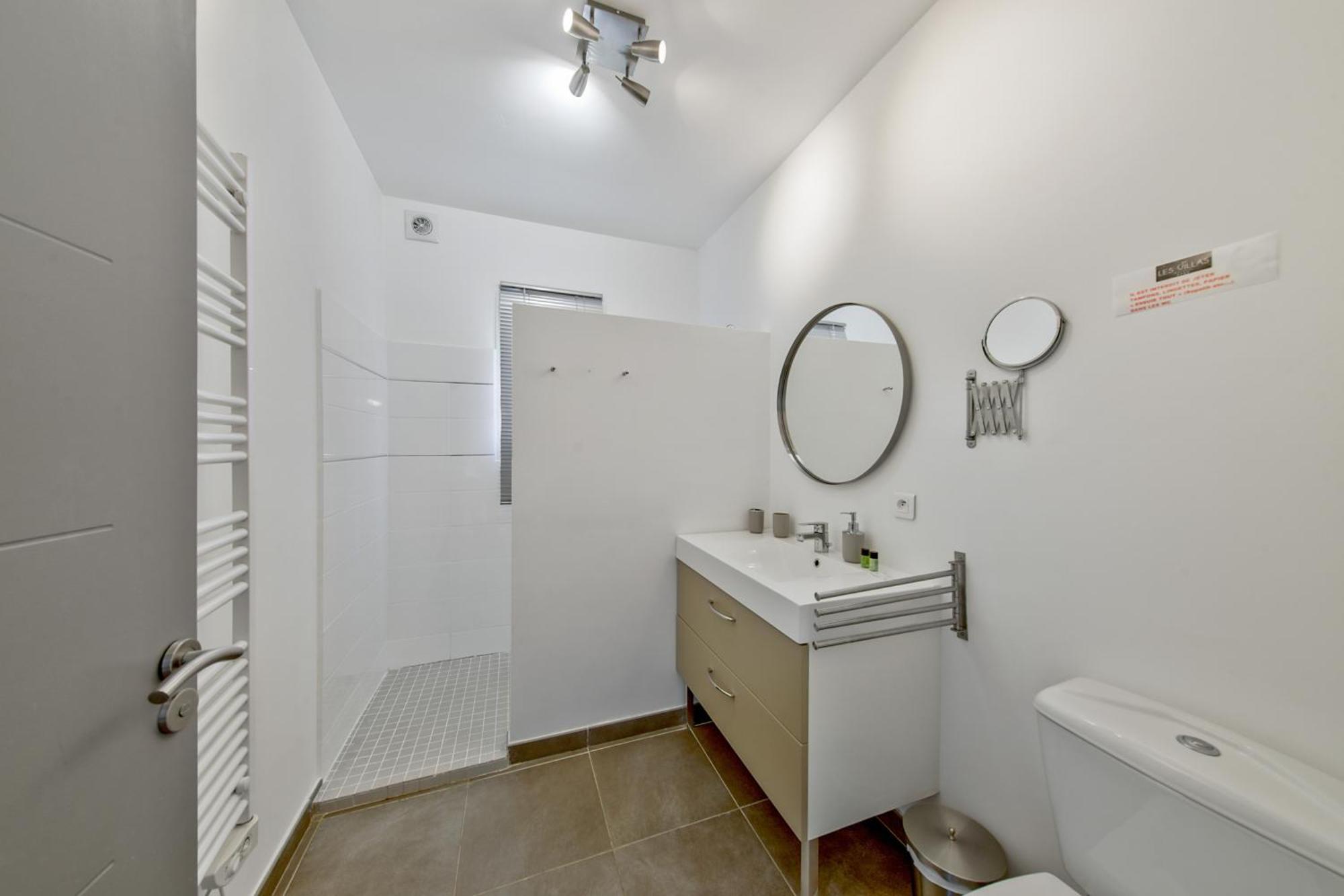 Two-Bedroom House Air Conditioning Terrace