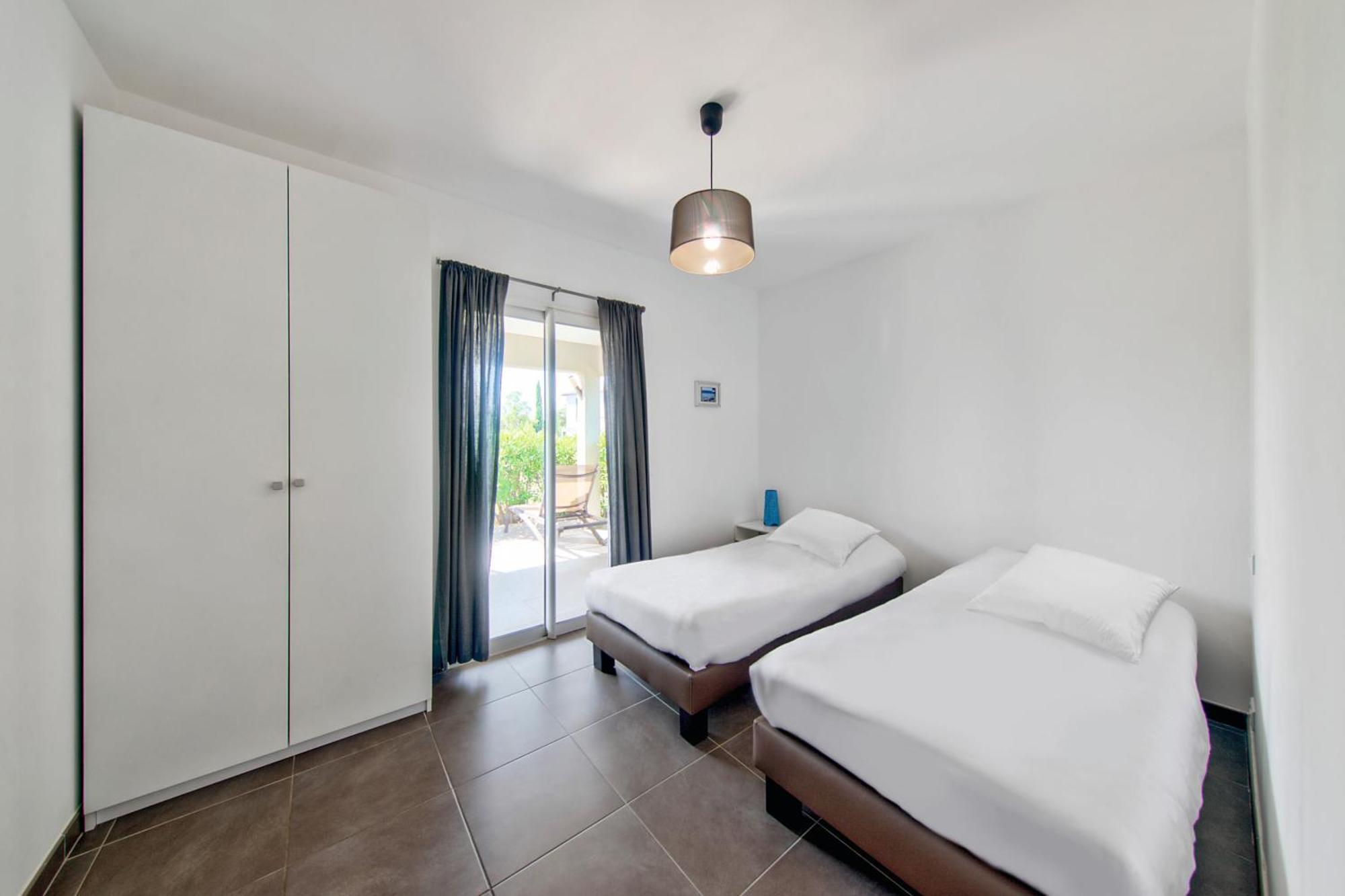 Two-Bedroom House Air Conditioning Terrace