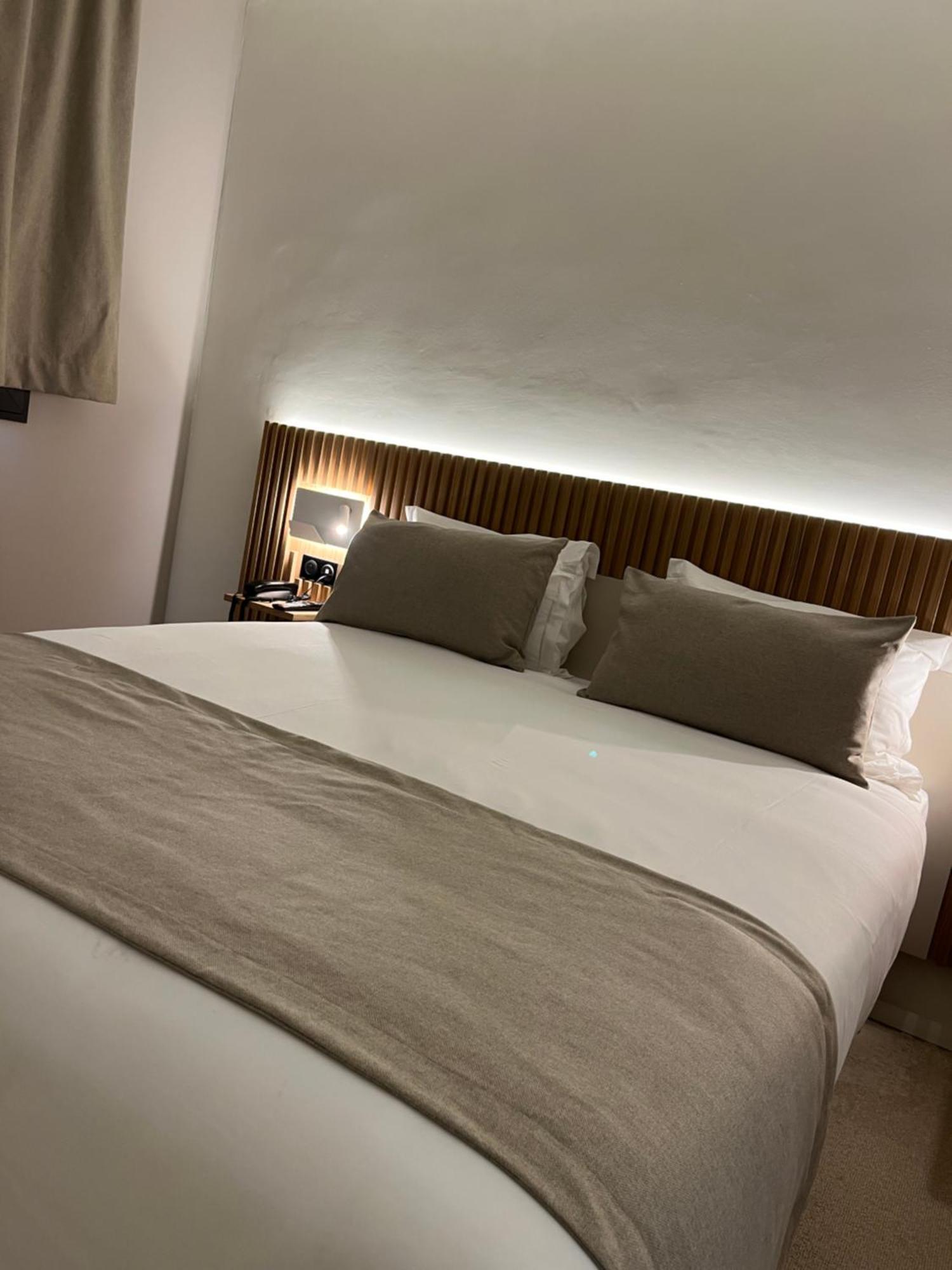 Superior Double Room,1596862241:JPEG