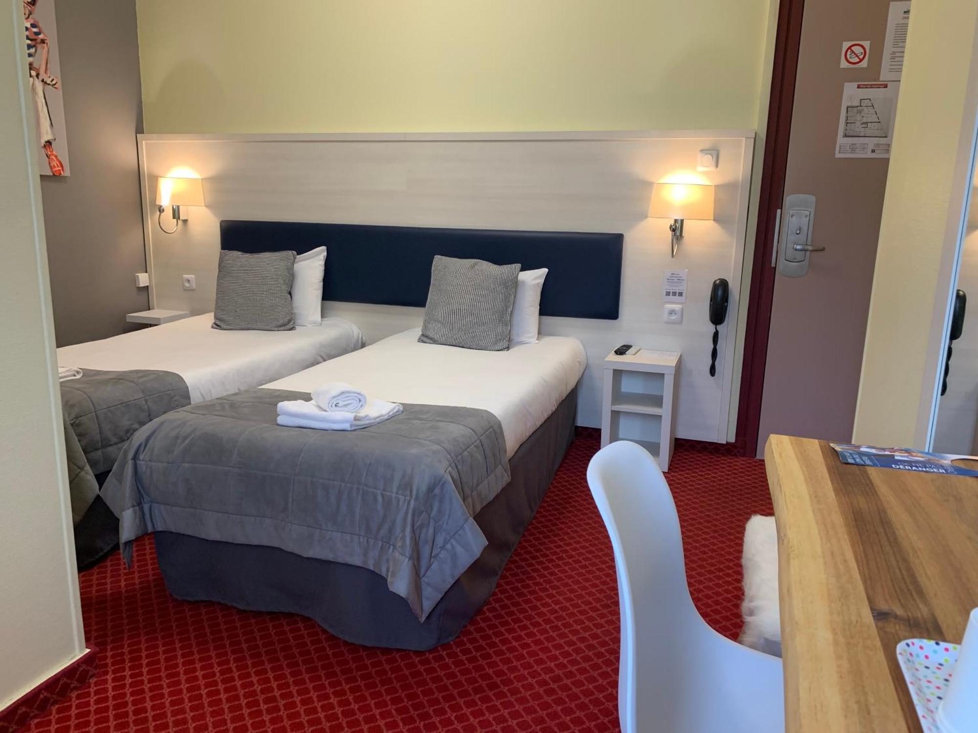 Twin Room,1600212736:JPEG